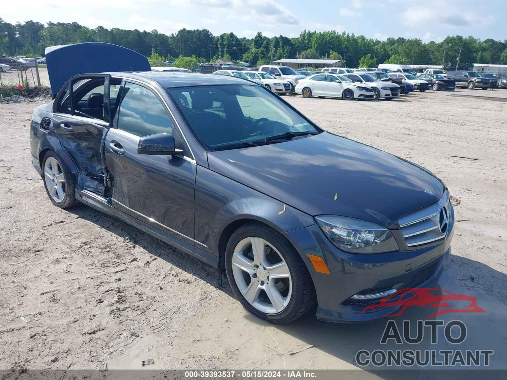 MERCEDES-BENZ C 300 2011 - WDDGF5EB7BR155248