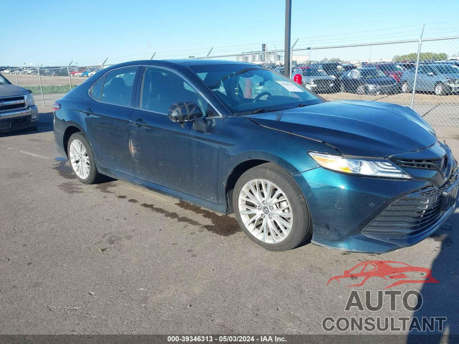 TOYOTA CAMRY 2018 - 4T1B11HK7JU549489