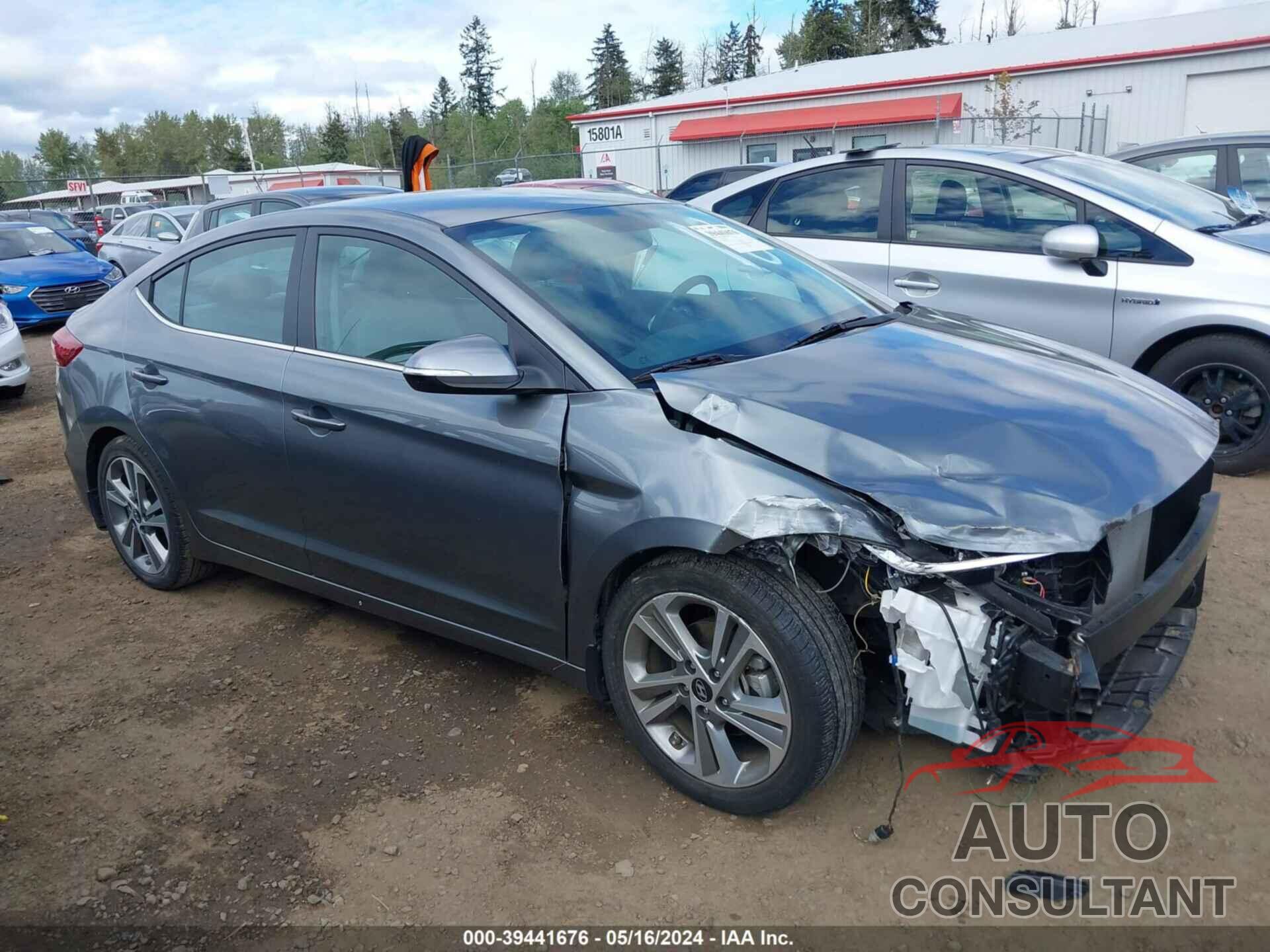 HYUNDAI ELANTRA 2018 - KMHD84LF7JU448405