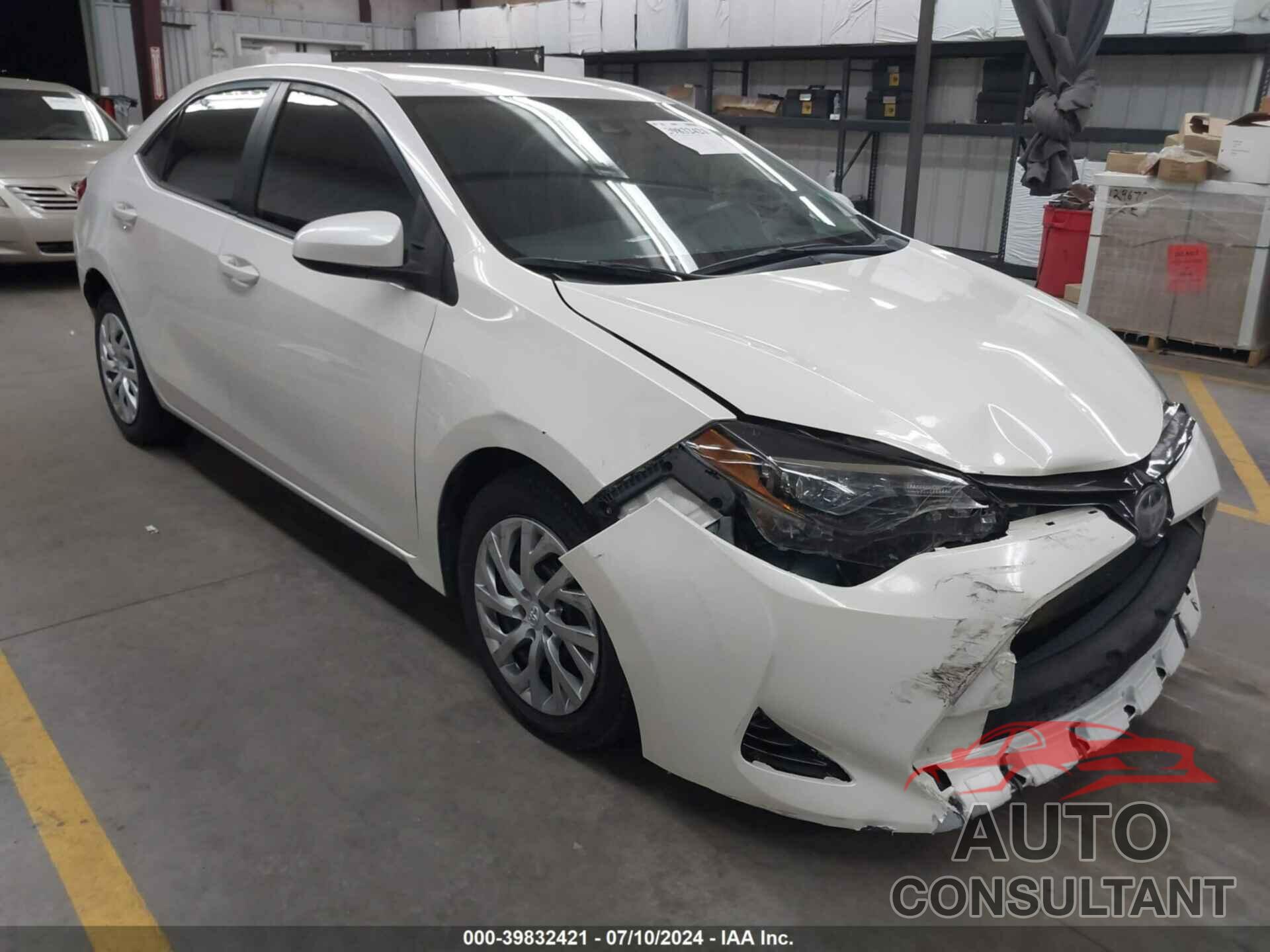 TOYOTA COROLLA 2018 - 5YFBURHE9JP855319