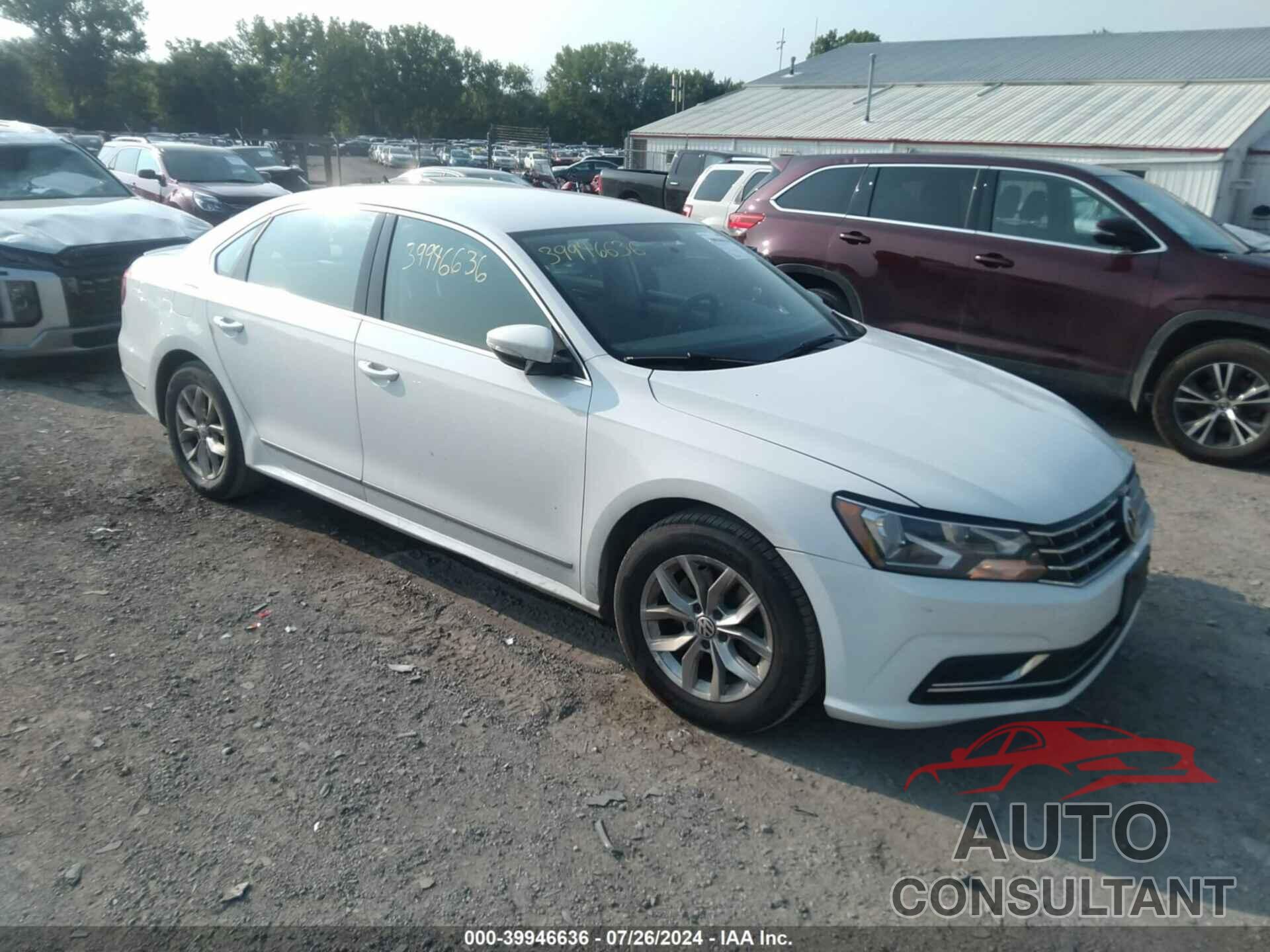 VOLKSWAGEN PASSAT 2017 - 1VWAT7A35HC083171