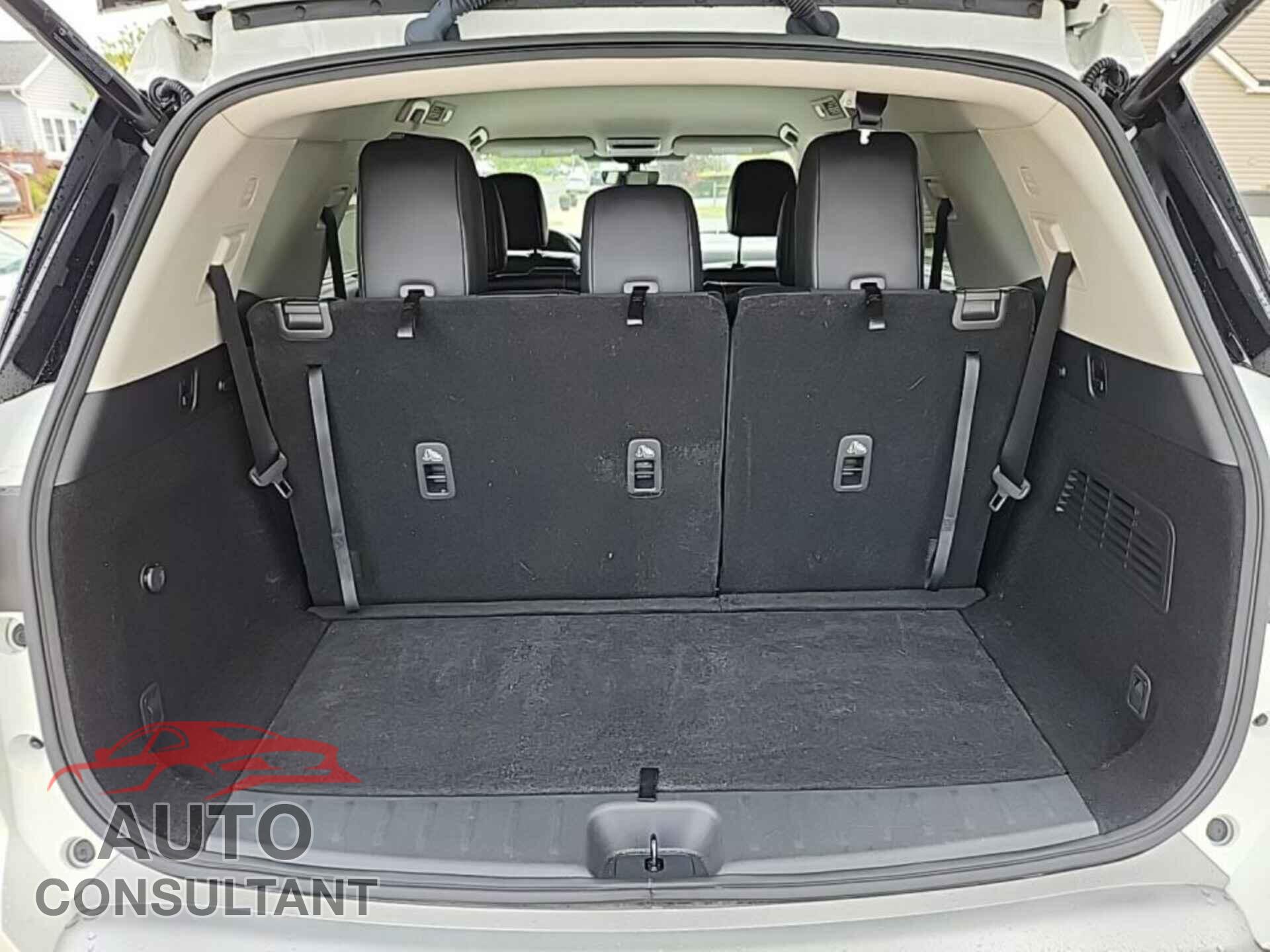 NISSAN PATHFINDER 2023 - 5N1DR3CC0PC208589