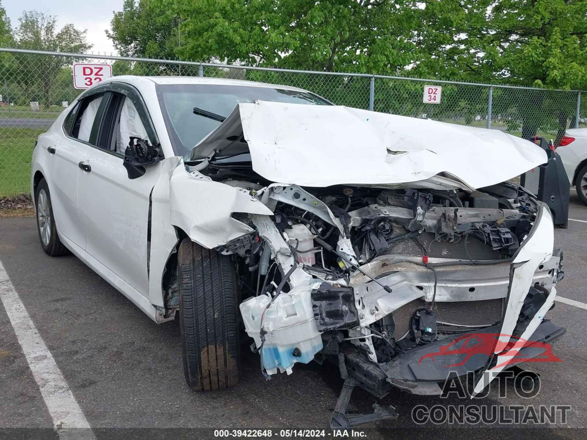 TOYOTA CAMRY 2018 - 4T1B11HK2JU577832