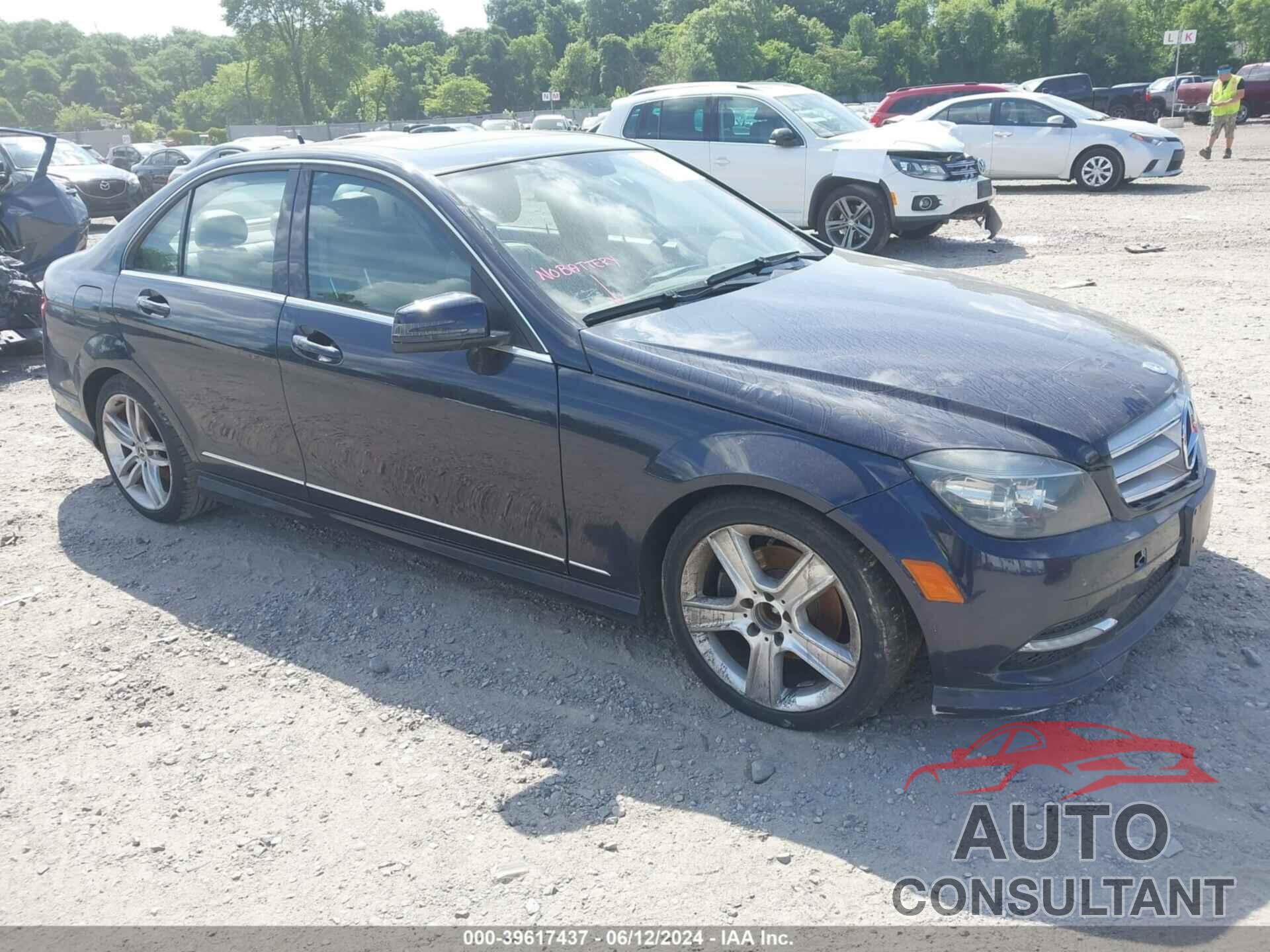 MERCEDES-BENZ C 300 2011 - WDDGF8BB6BR159345