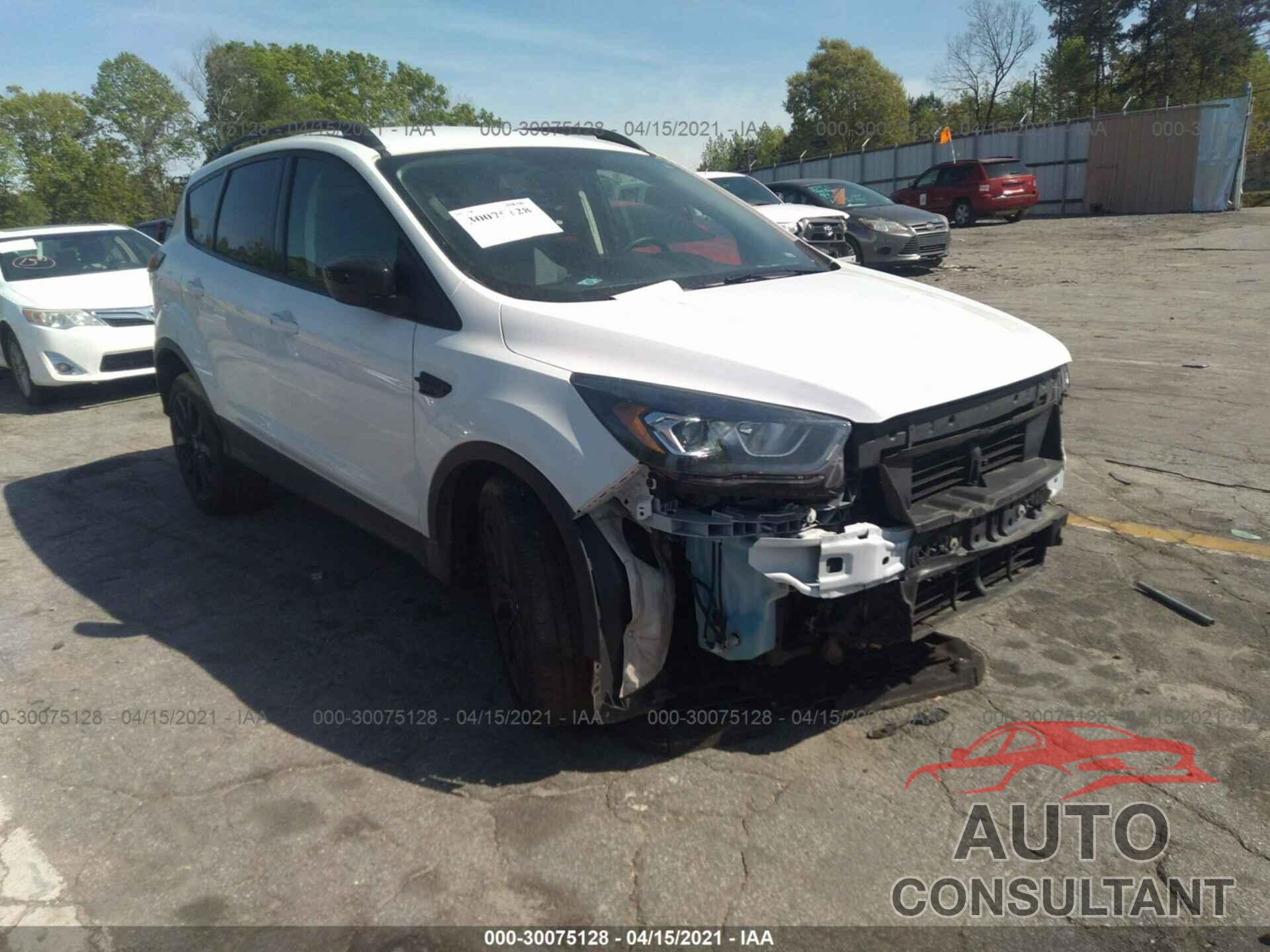FORD ESCAPE 2019 - 1FMCU0GD5KUB10186