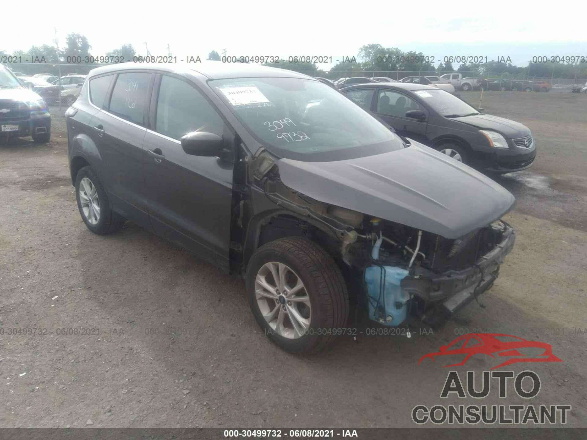 FORD ESCAPE 2017 - 1FMCU0GD8HUA02945
