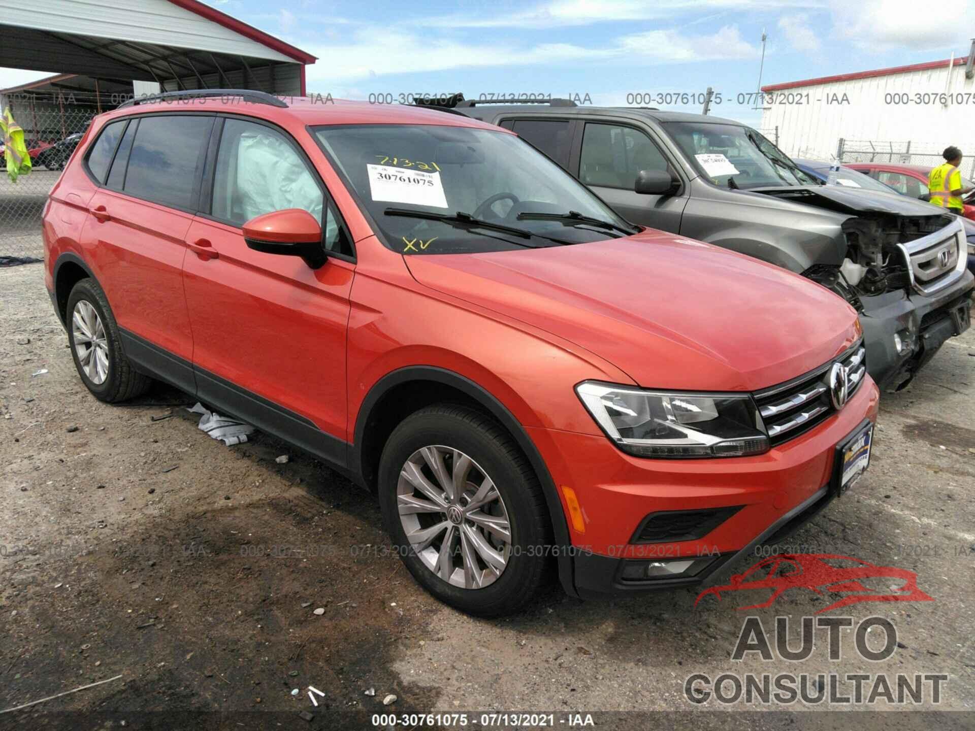 VOLKSWAGEN TIGUAN 2018 - 3VV1B7AX5JM015936