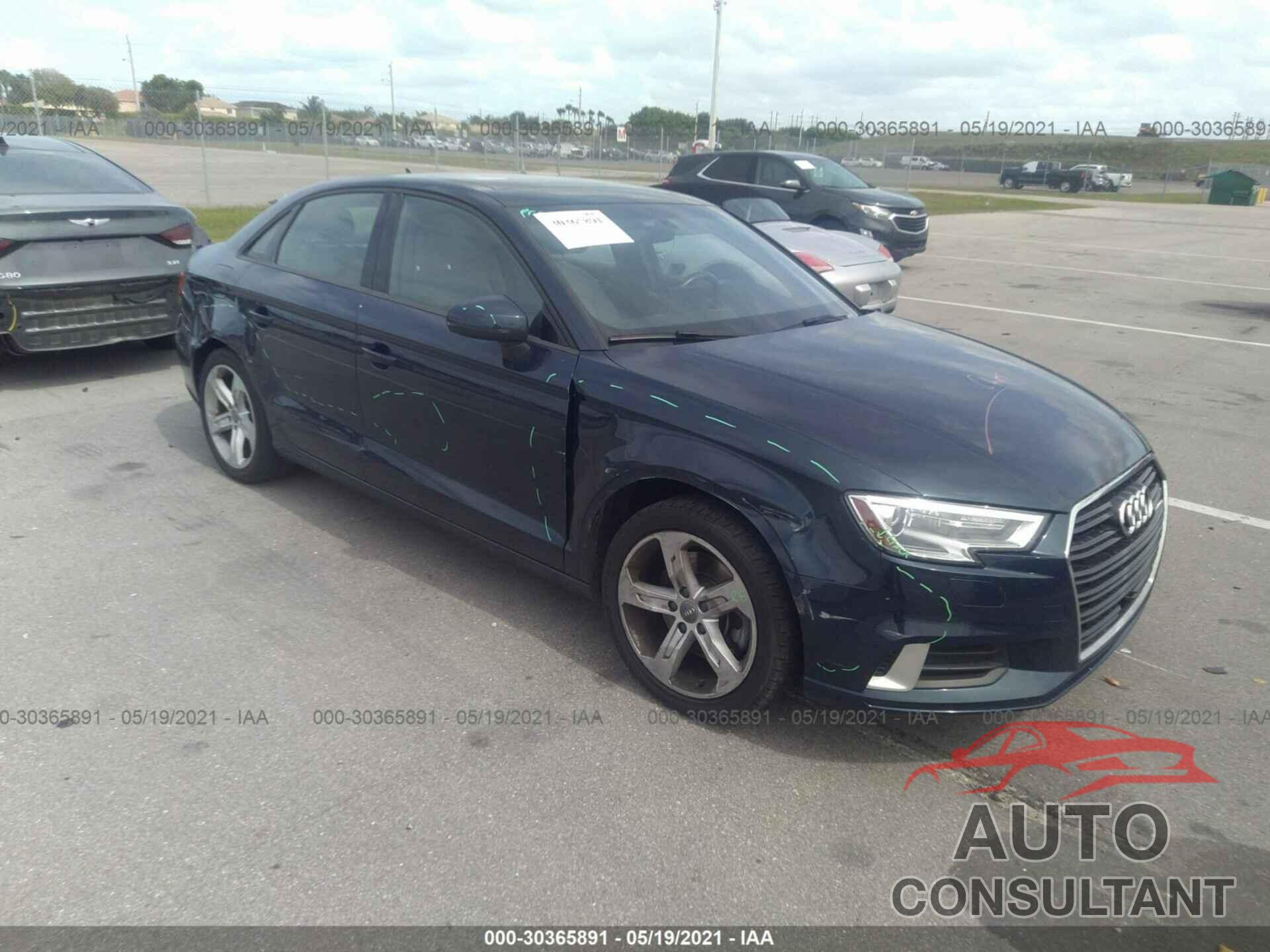 AUDI A3 SEDAN 2018 - WAUAUGFF4J1030043