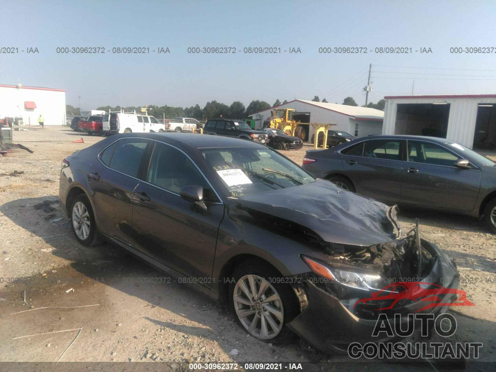 TOYOTA CAMRY 2021 - 4T1C11AK0MU538613