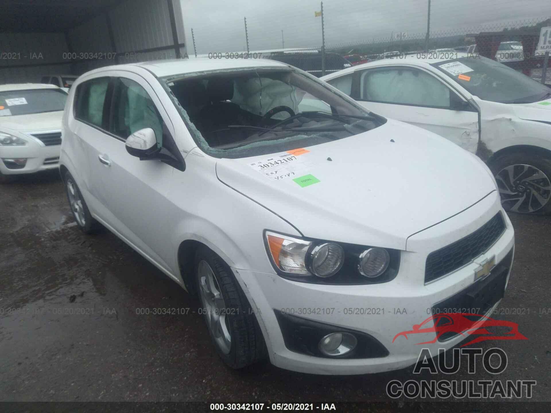 CHEVROLET SONIC 2016 - 1G1JE6SB3G4150283