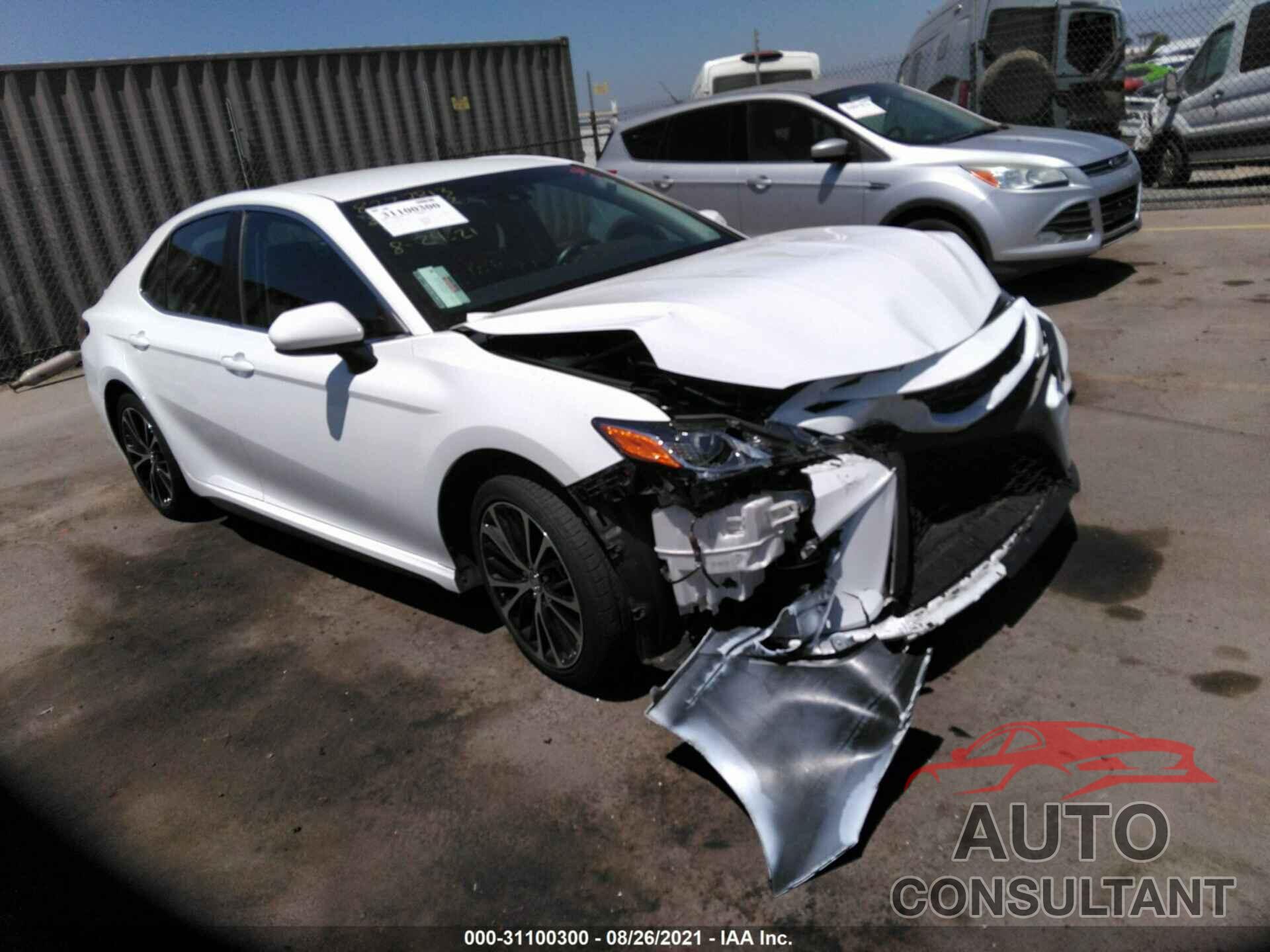 TOYOTA CAMRY 2018 - 4T1B11HK1JU603322