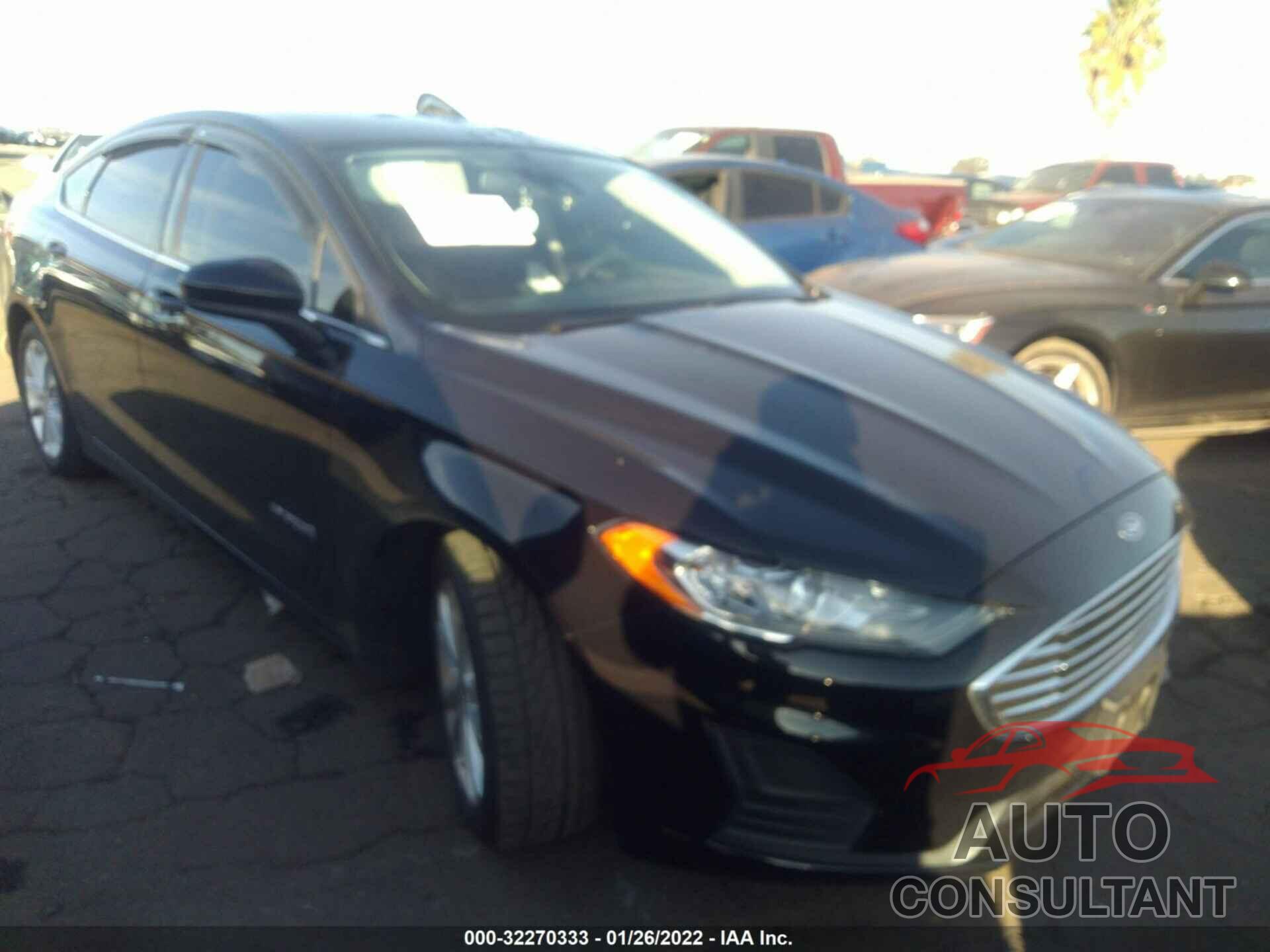 FORD FUSION HYBRID 2019 - 3FA6P0LU4KR199938