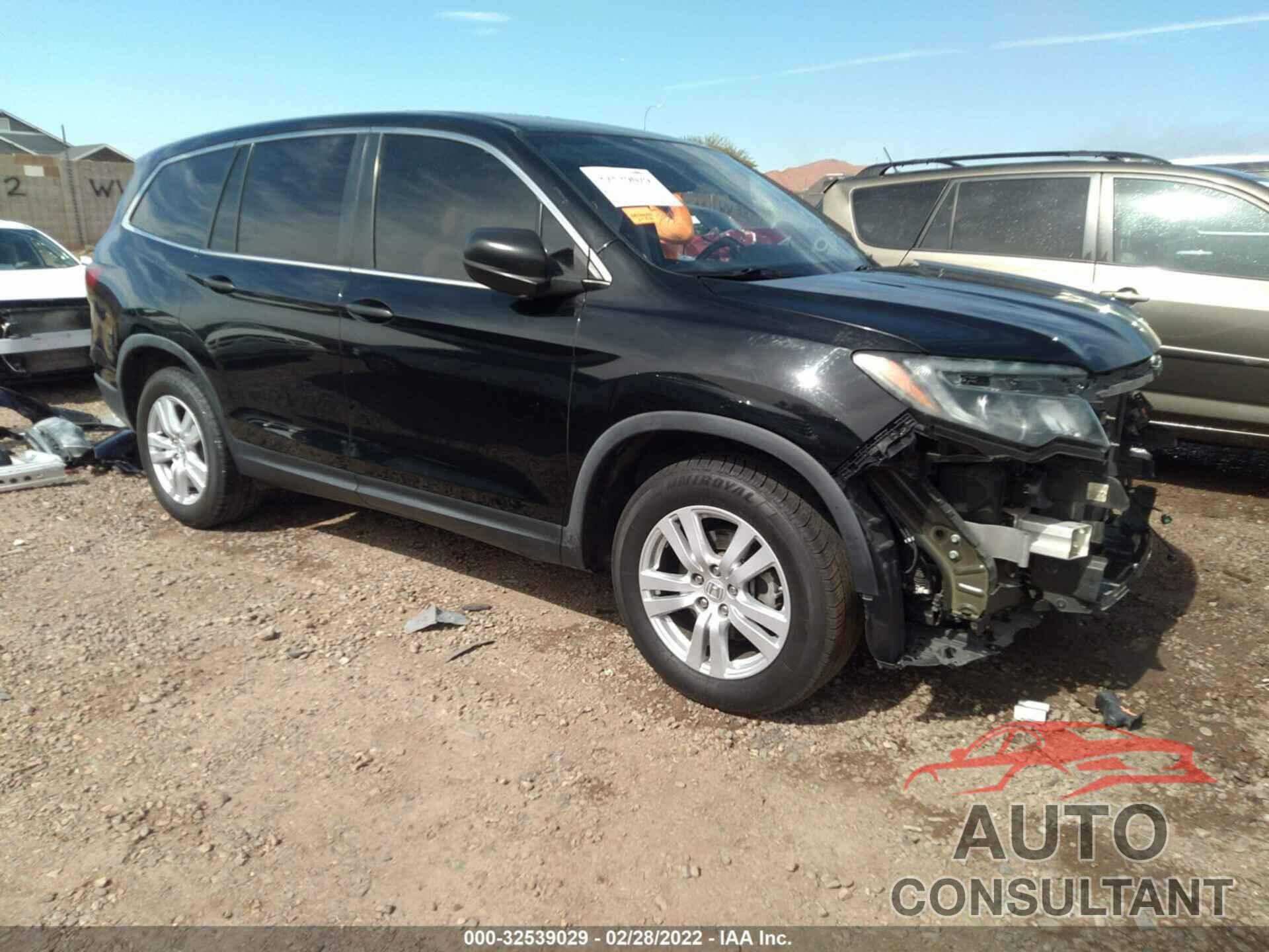 HONDA PILOT 2017 - 5FNYF5H13HB019022