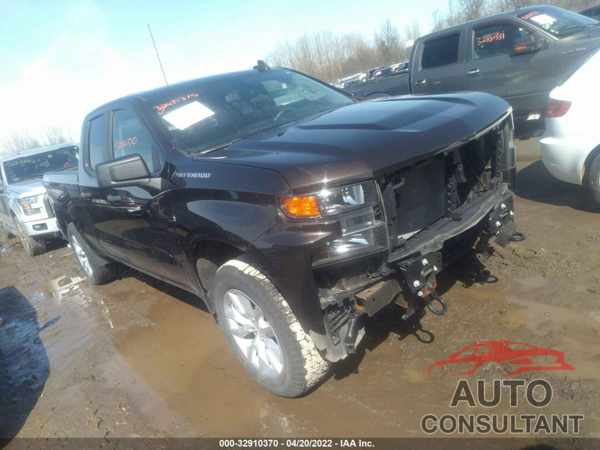 CHEVROLET SILVERADO 1500 2019 - 1GCRYBEH6KZ329004