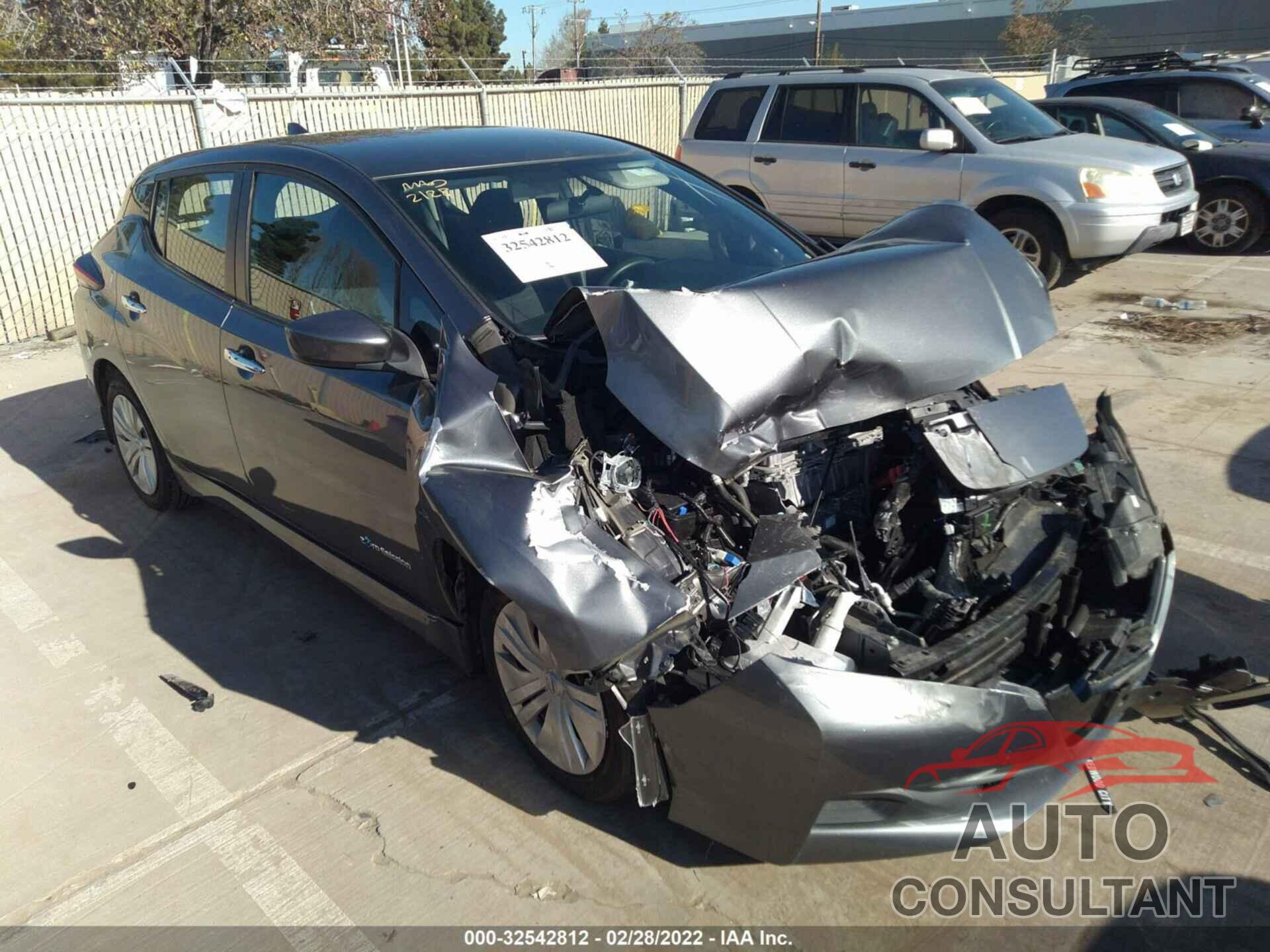 NISSAN LEAF 2018 - 1N4AZ1CP4JC304849