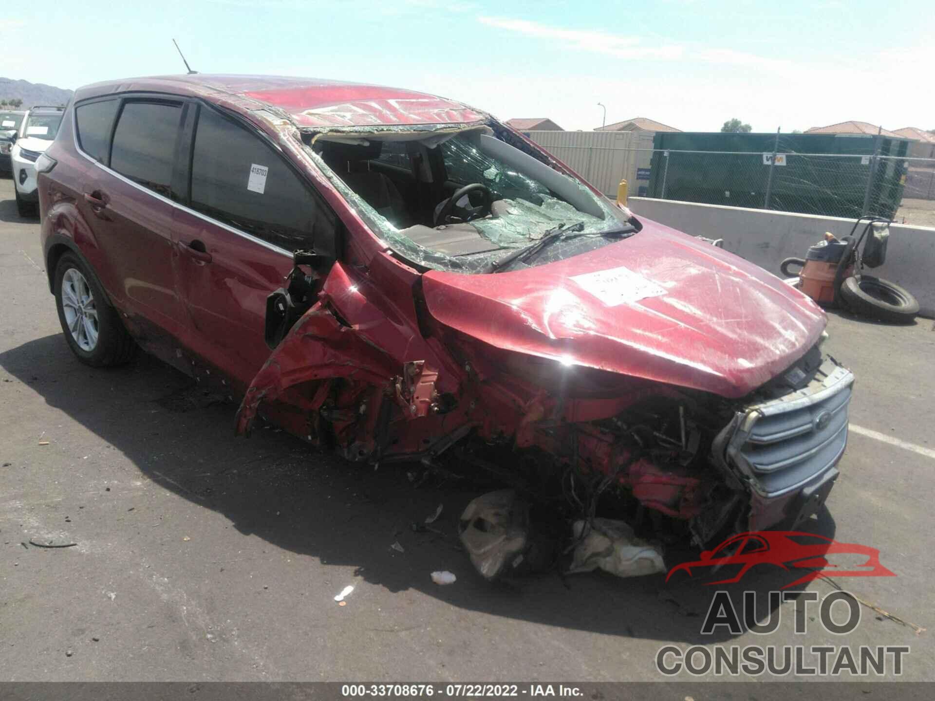 FORD ESCAPE 2017 - 1FMCU0GD1HUC88170
