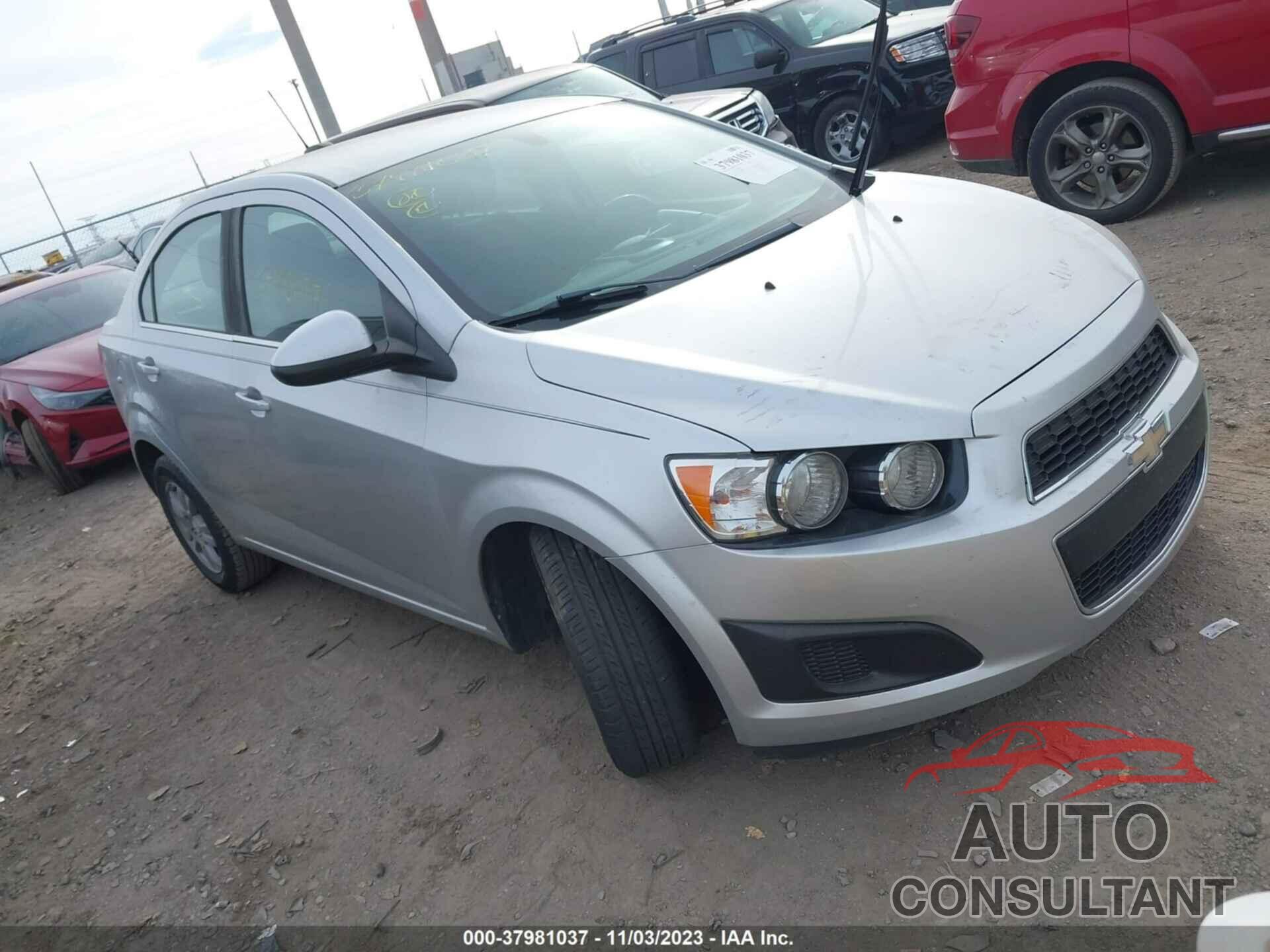 CHEVROLET SONIC 2015 - 1G1JC5SH4F4109616