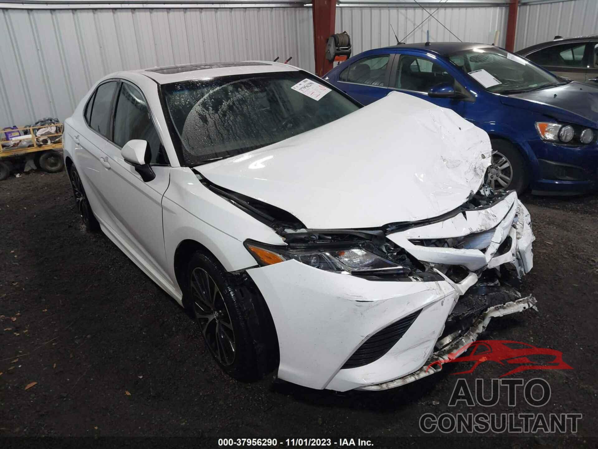 TOYOTA CAMRY 2018 - 4T1B11HKXJU019954