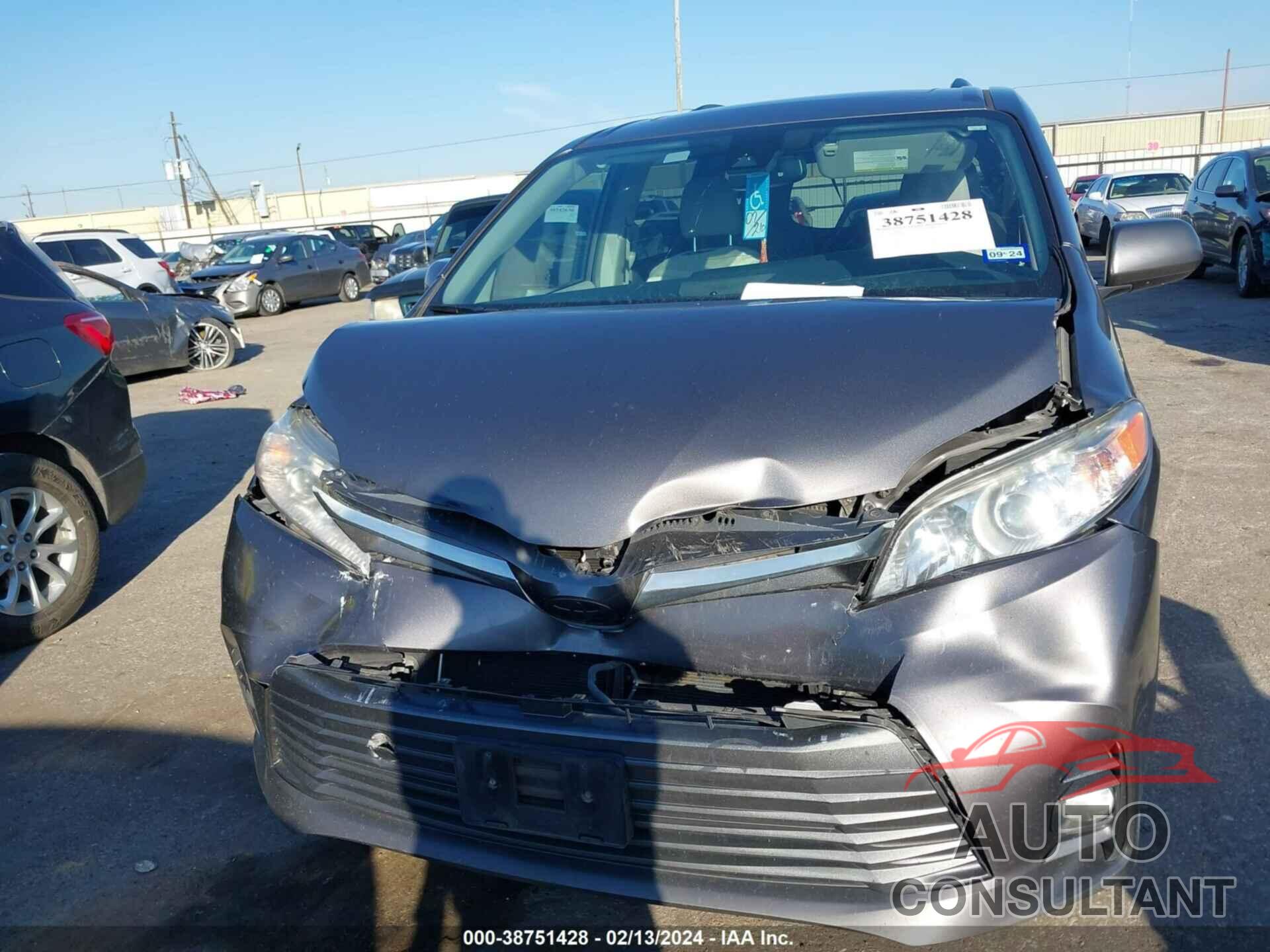 TOYOTA SIENNA 2018 - 5TDYZ3DC6JS965880