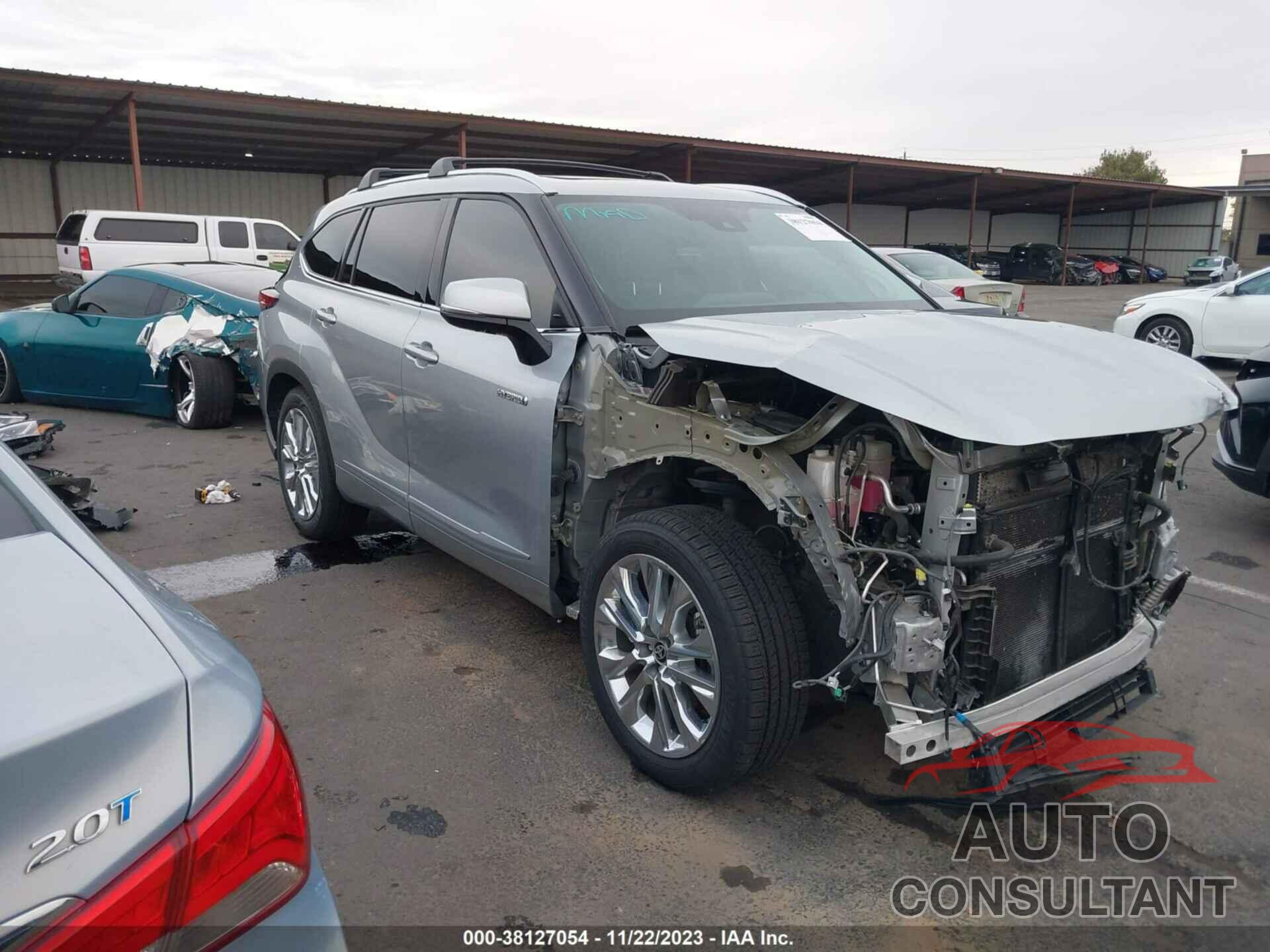 TOYOTA HIGHLANDER 2020 - 5TDYARAHXLS004325