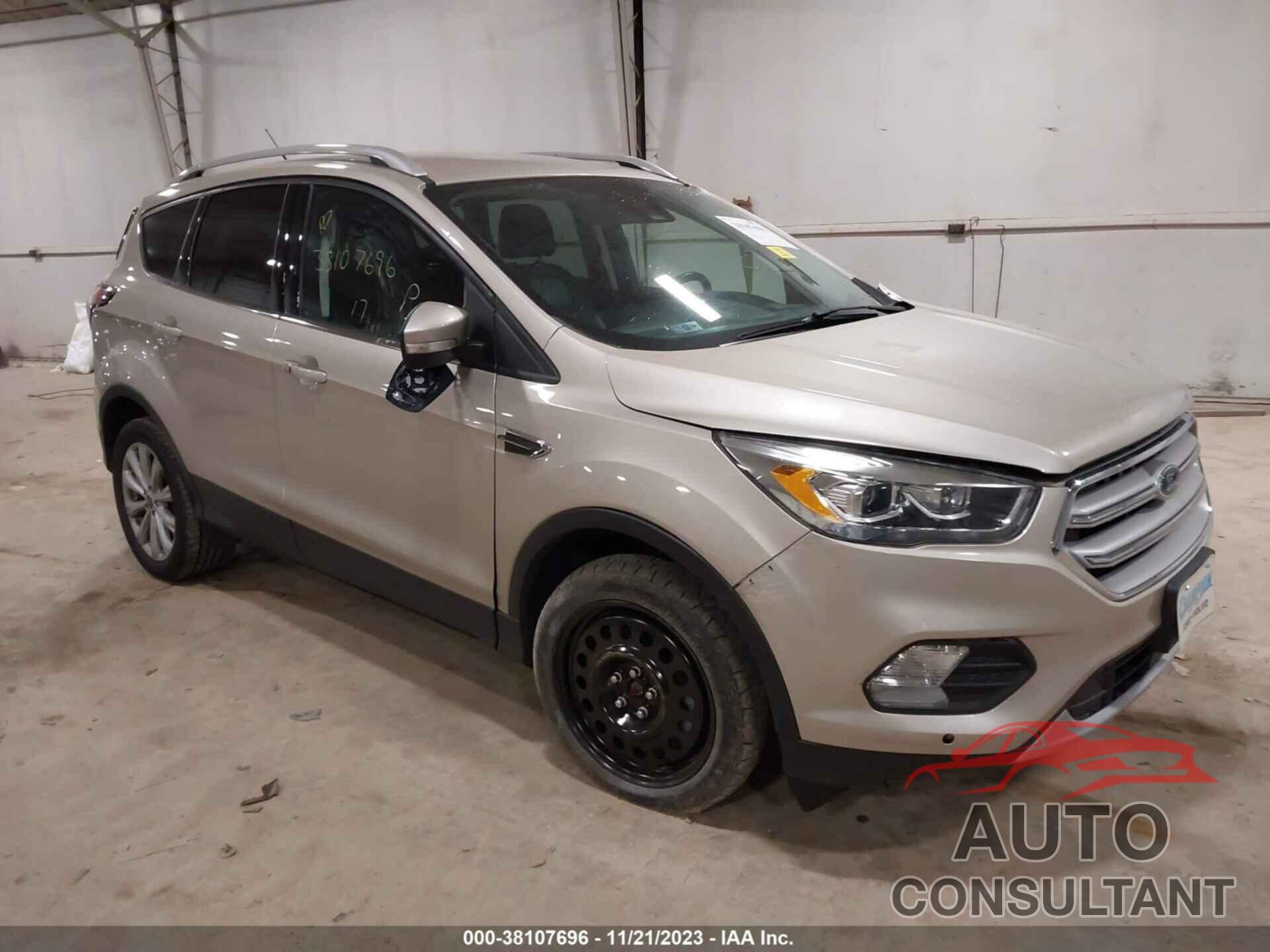 FORD ESCAPE 2017 - 1FMCU9J99HUF10026