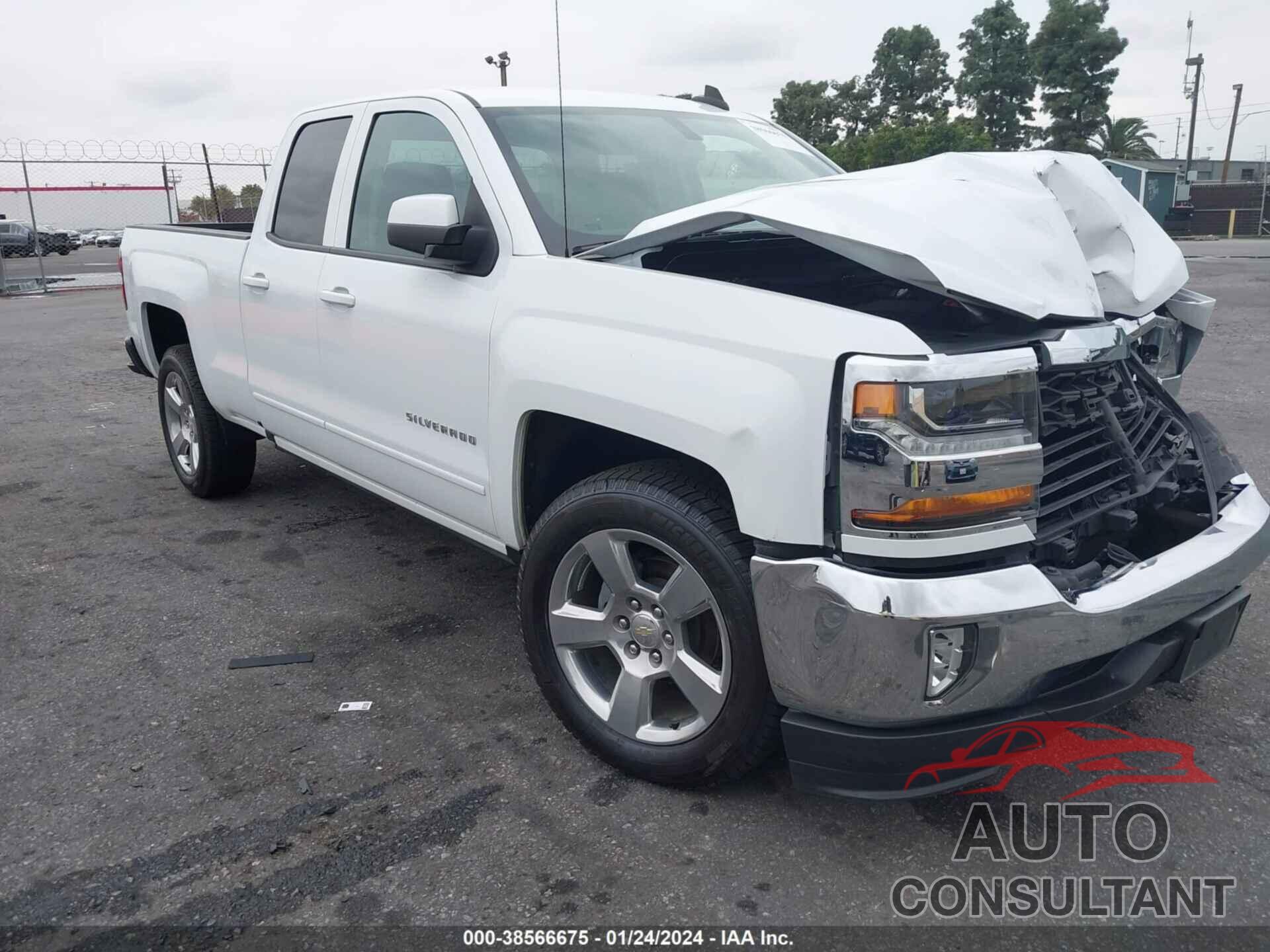CHEVROLET SILVERADO 1500 2018 - 1GCRCREC1JZ201876