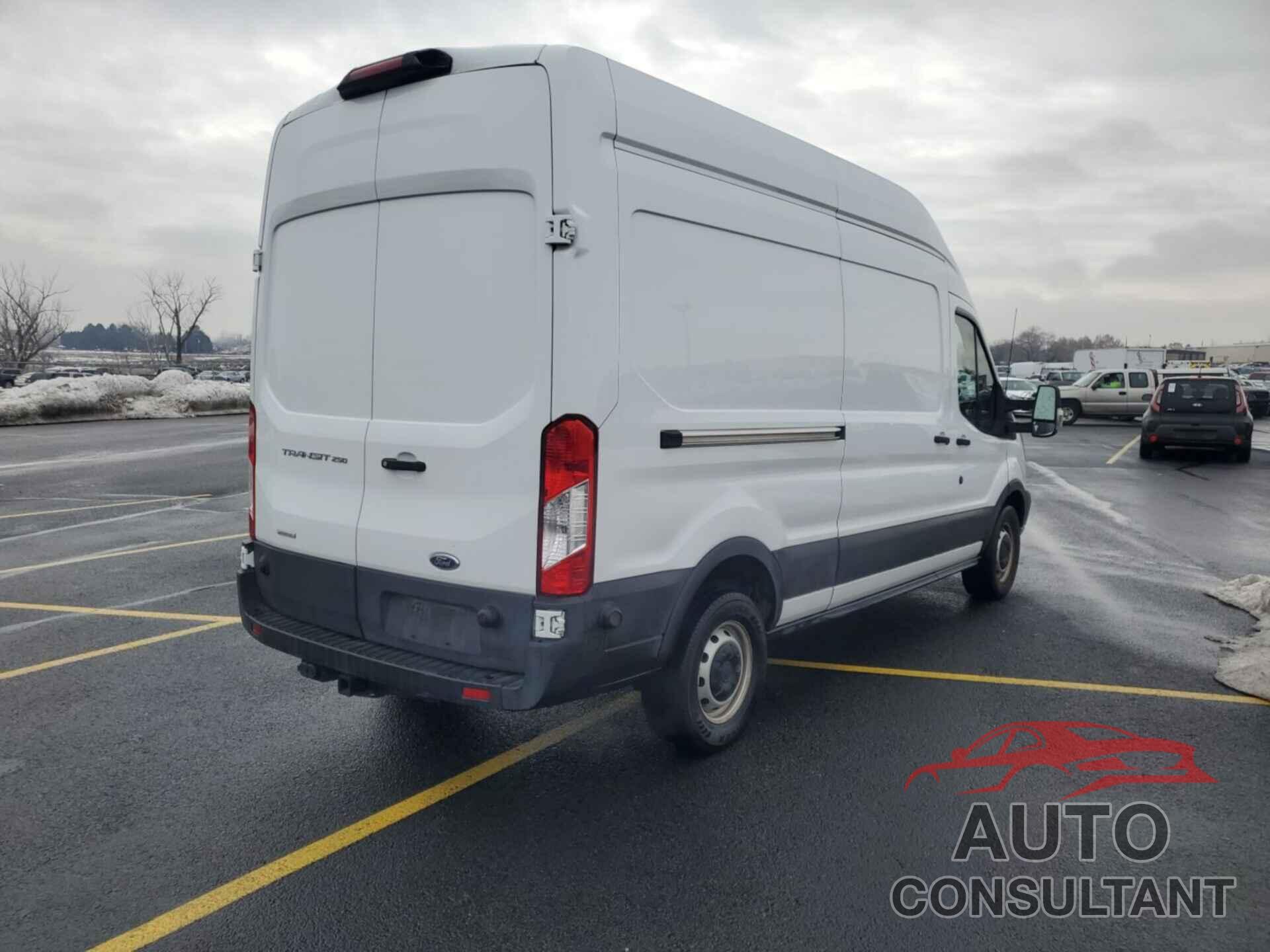 FORD TRANSIT 2019 - 1FTYR2XG2KKB30859