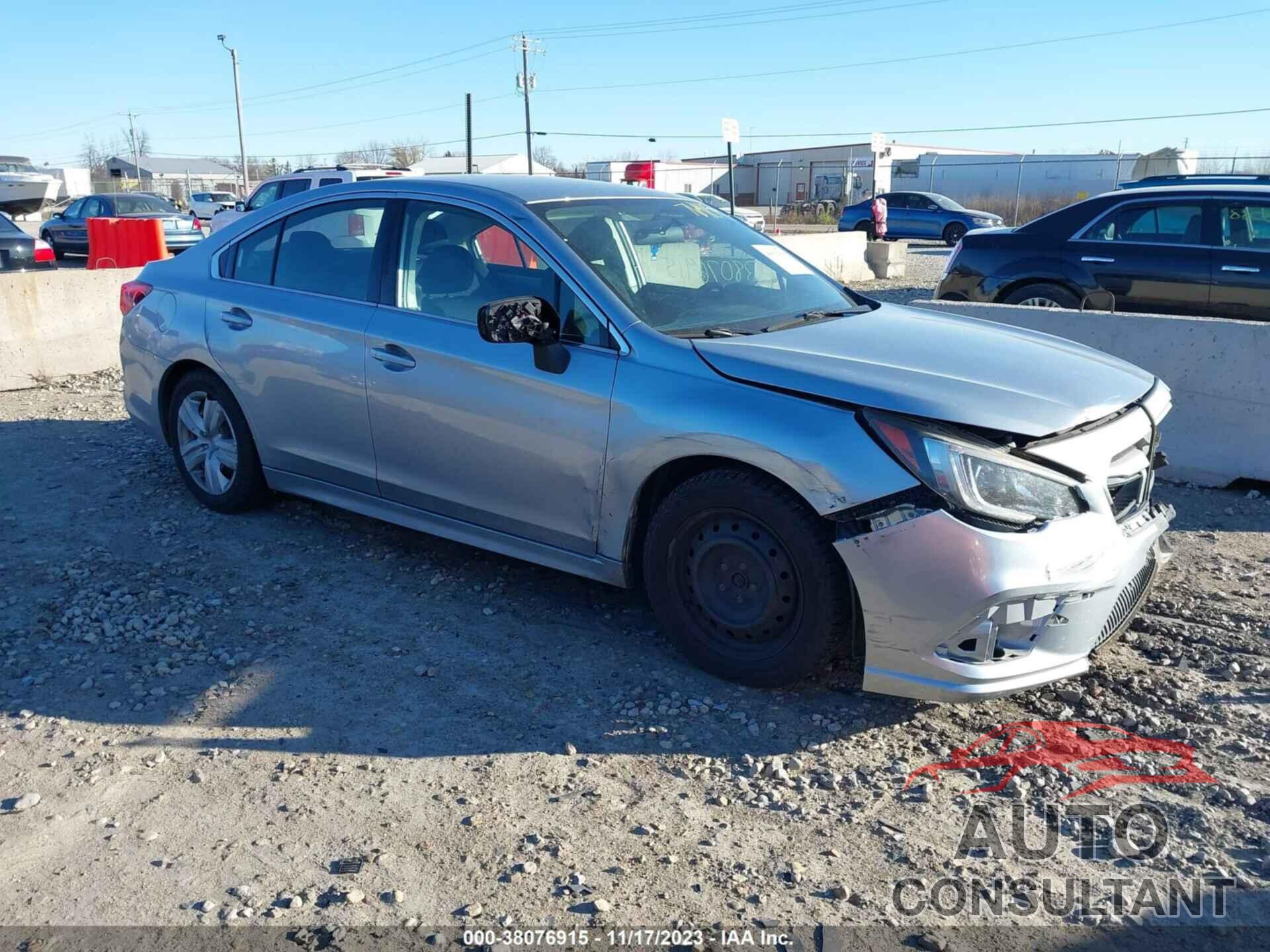 SUBARU LEGACY 2018 - 4S3BNAA60J3045829