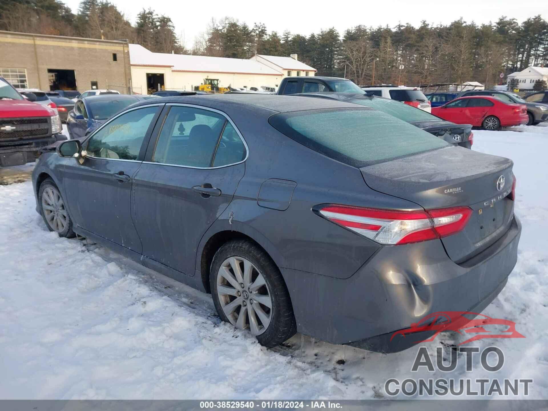 TOYOTA CAMRY 2018 - 4T1B11HK3JU641957