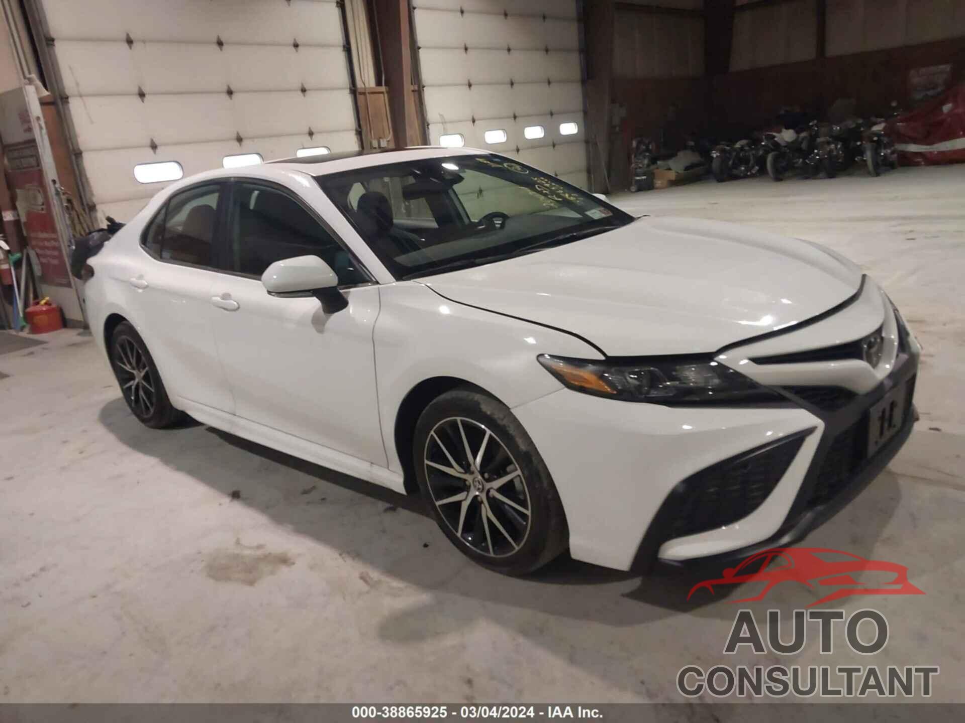 TOYOTA CAMRY 2023 - 4T1T11BK6PU095869