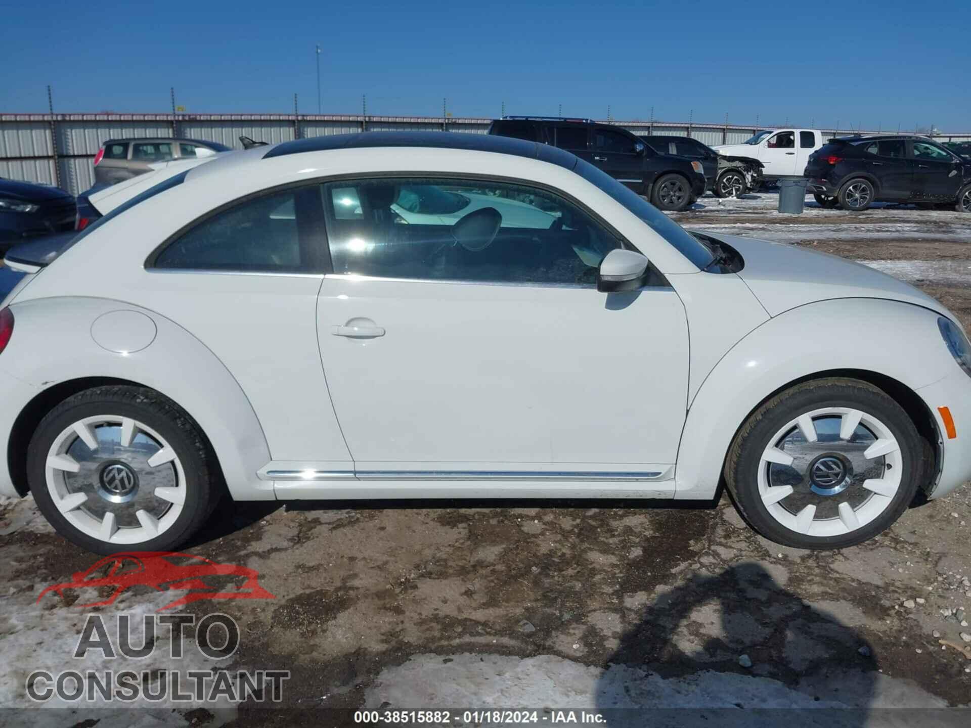 VOLKSWAGEN BEETLE 2019 - 3VWFD7AT3KM701015
