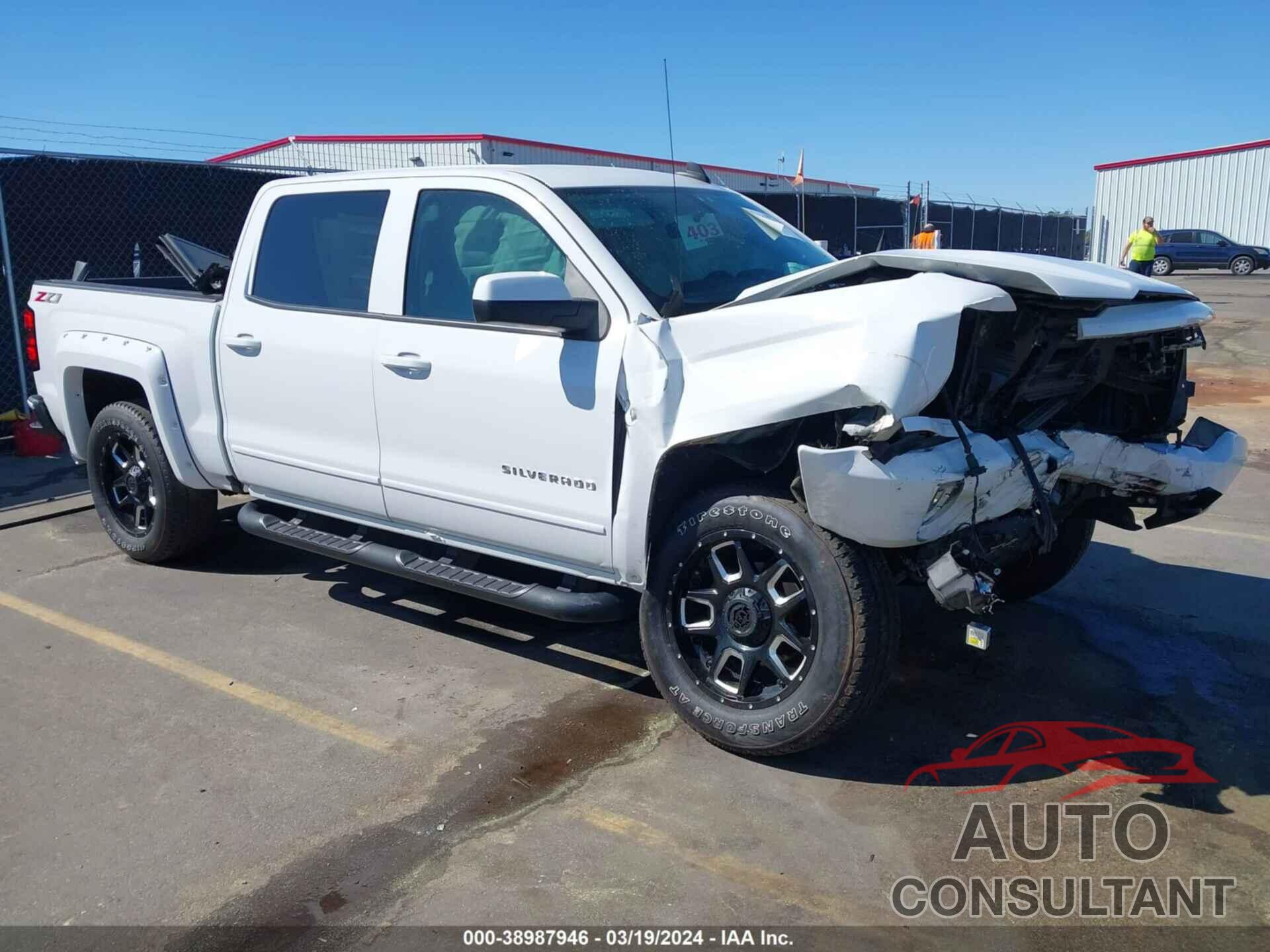 CHEVROLET SILVERADO 1500 2018 - 3GCUKREC3JG579162