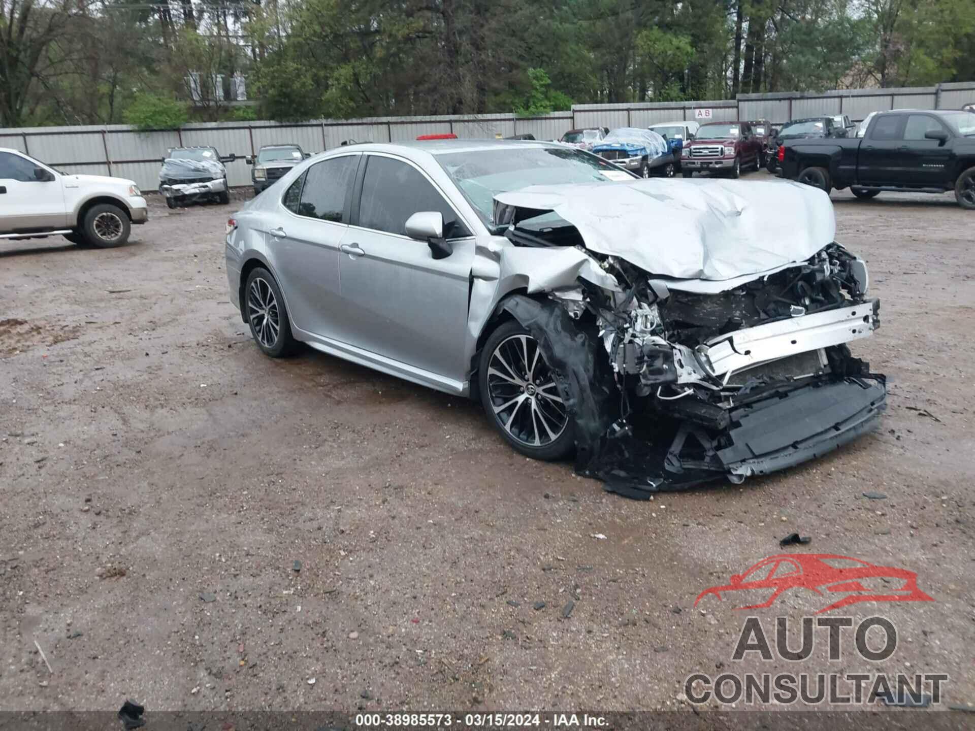TOYOTA CAMRY 2018 - 4T1B11HK1JU133888