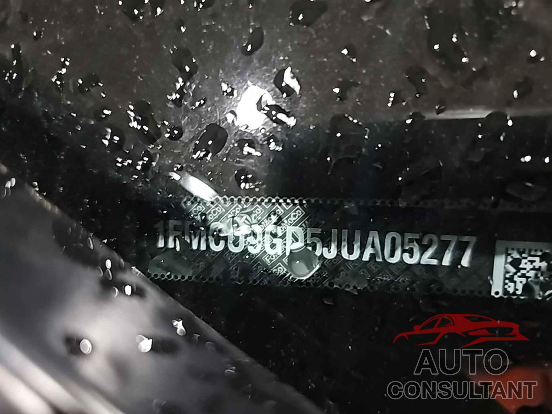 FORD ESCAPE 2018 - 1FMCU9GD5JUA05277