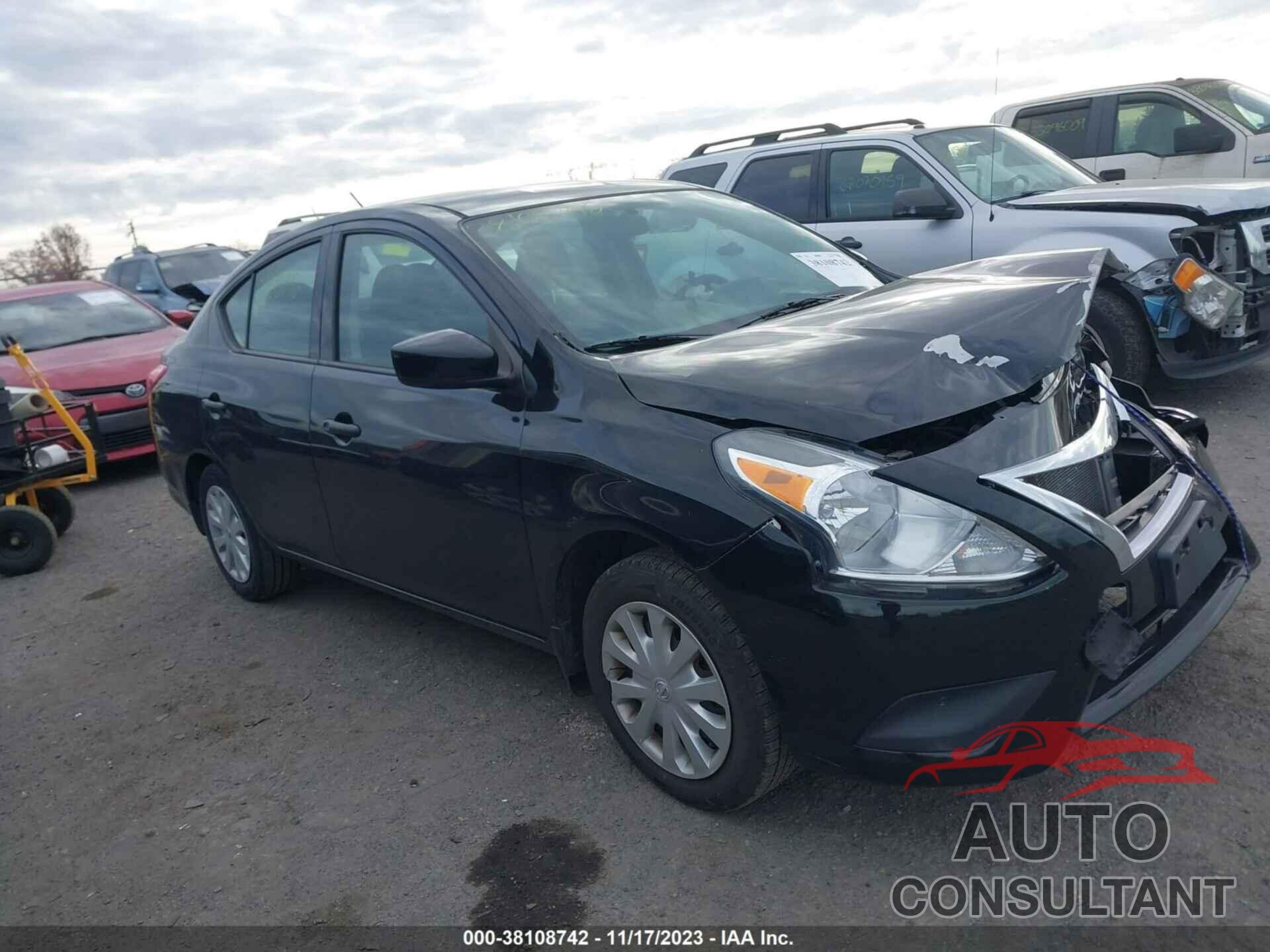 NISSAN VERSA 2018 - 3N1CN7AP6JL811408