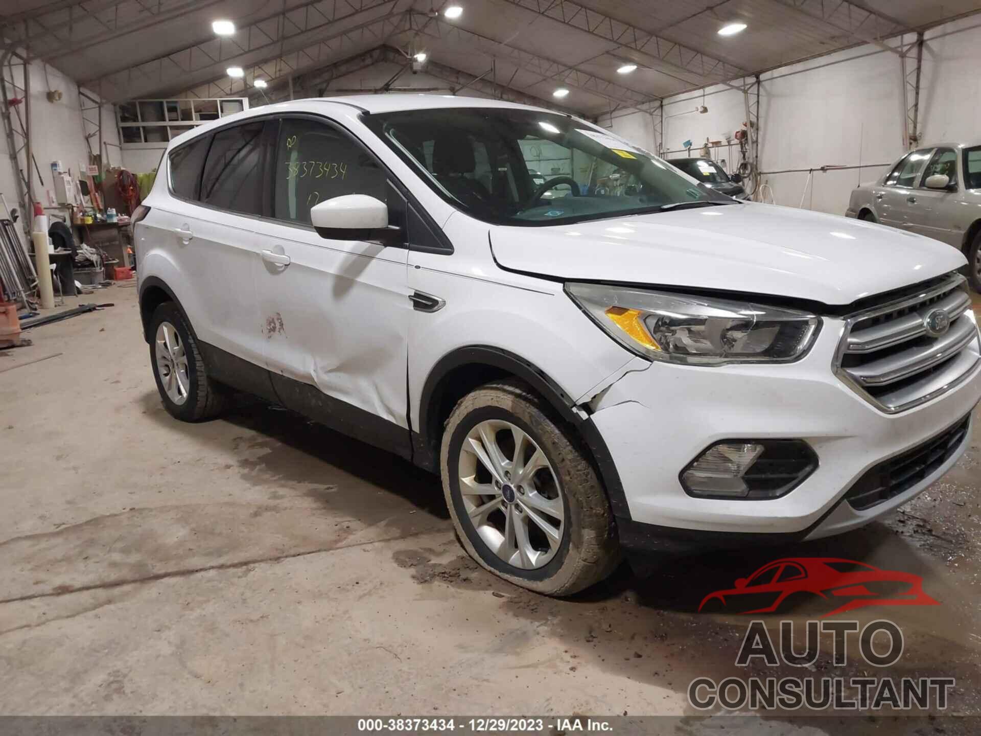 FORD ESCAPE 2017 - 1FMCU9GD8HUC74819