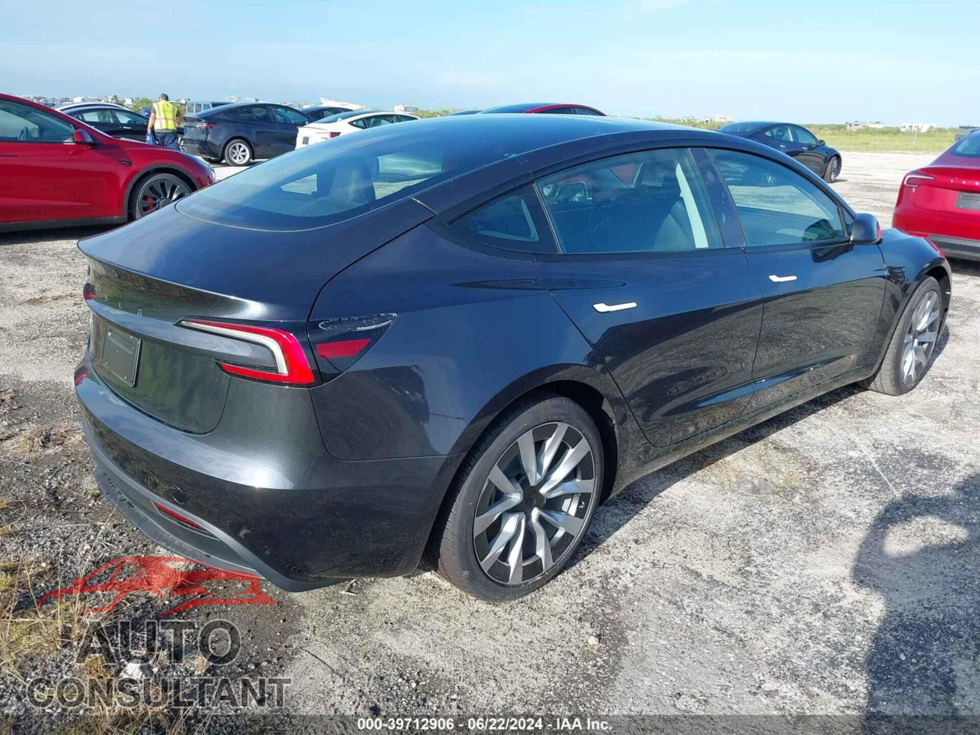 TESLA MODEL 3 2024 - 5YJ3E1EA8RF752601