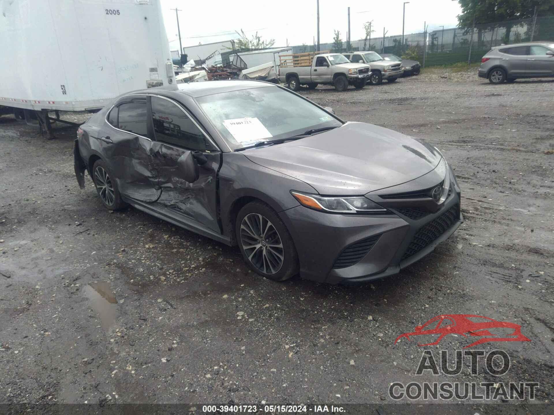 TOYOTA CAMRY 2018 - 4T1B11HK5JU573399