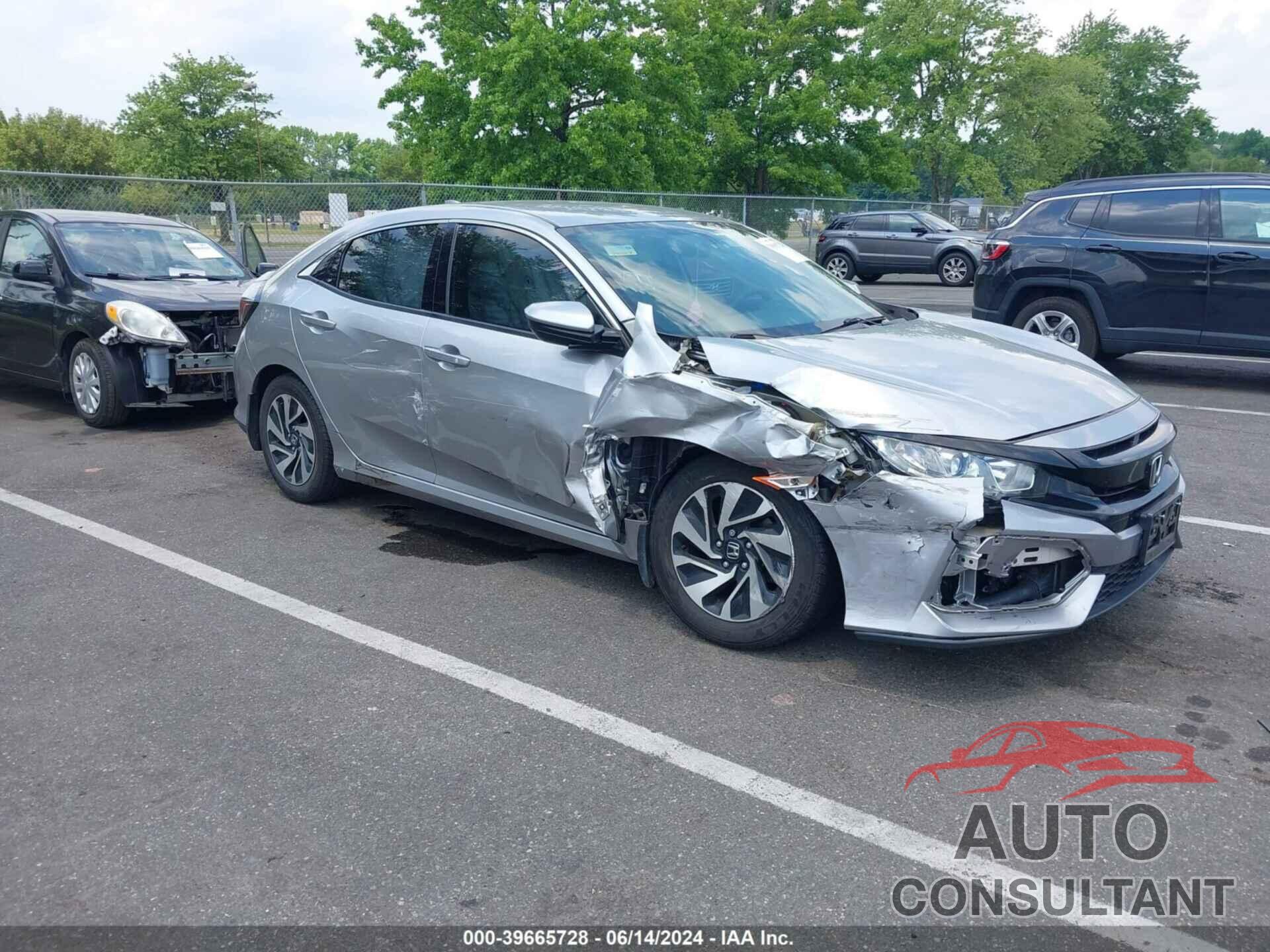 HONDA CIVIC 2018 - SHHFK7H23JU431534