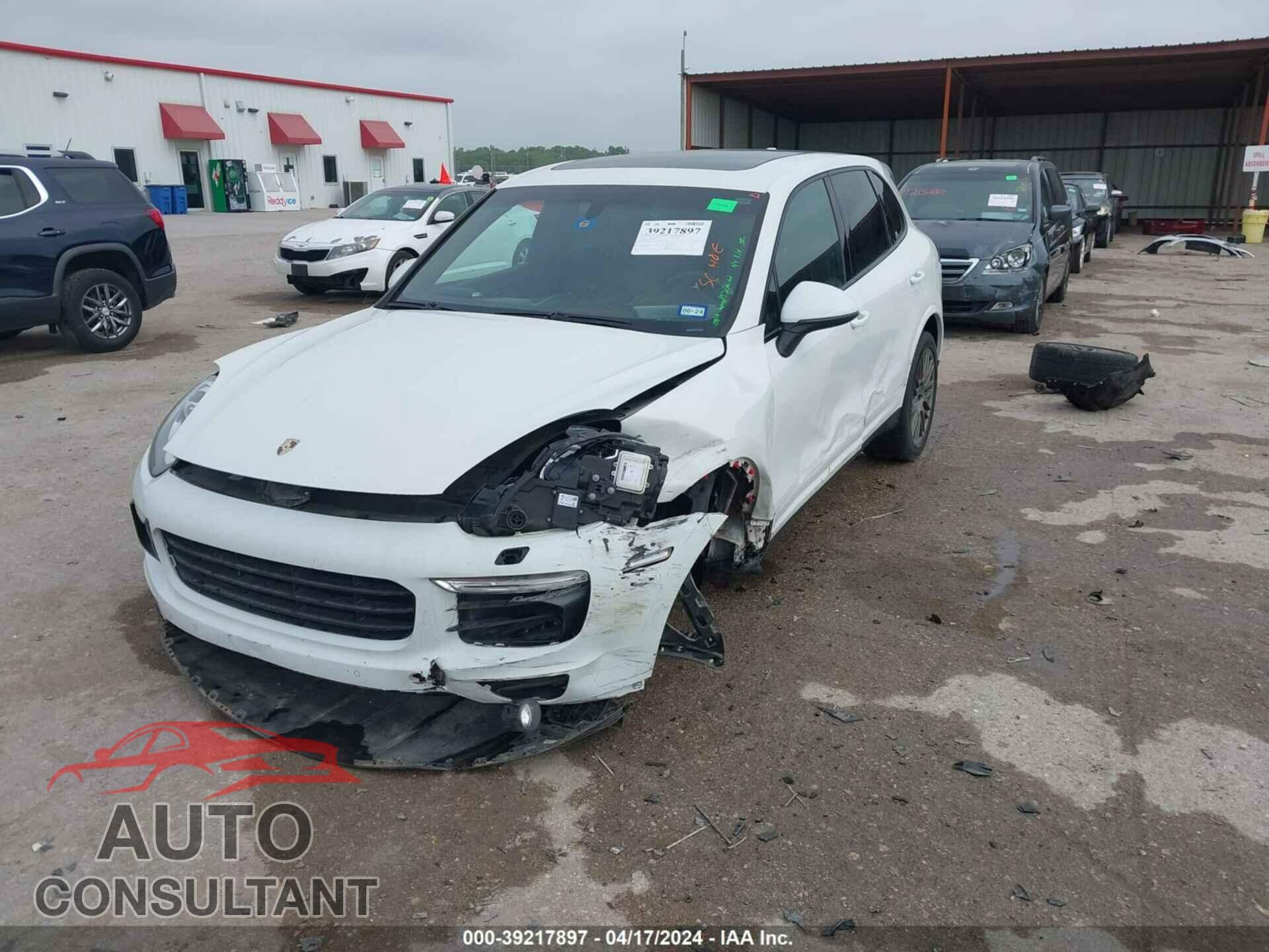 PORSCHE CAYENNE 2017 - WP1AA2A21HKA91422