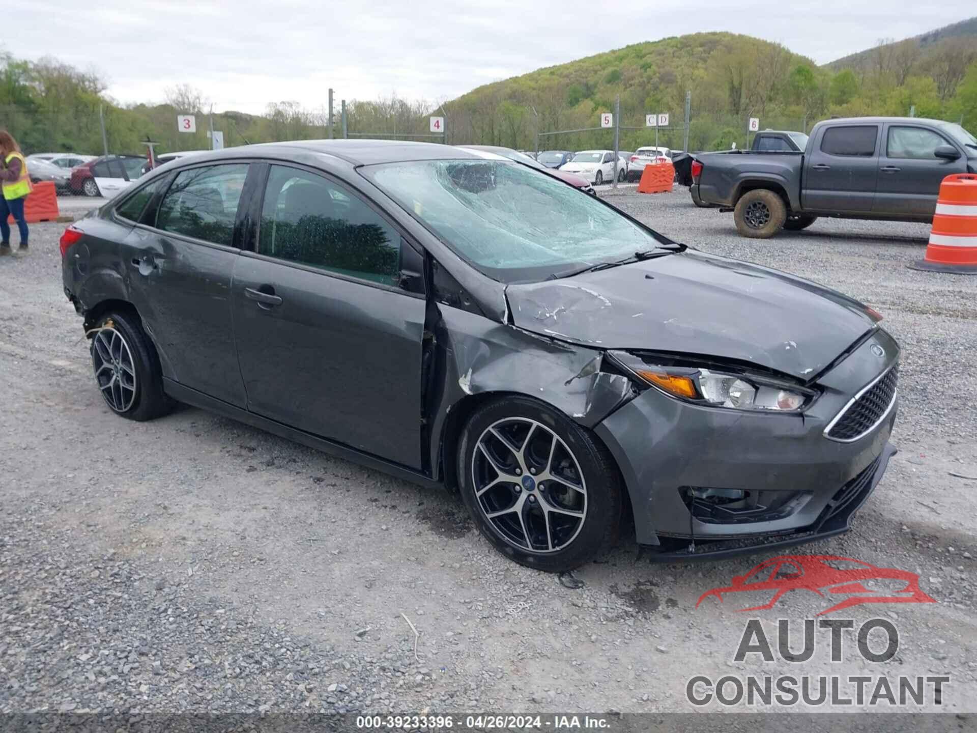 FORD FOCUS 2018 - 1FADP3H24JL319203