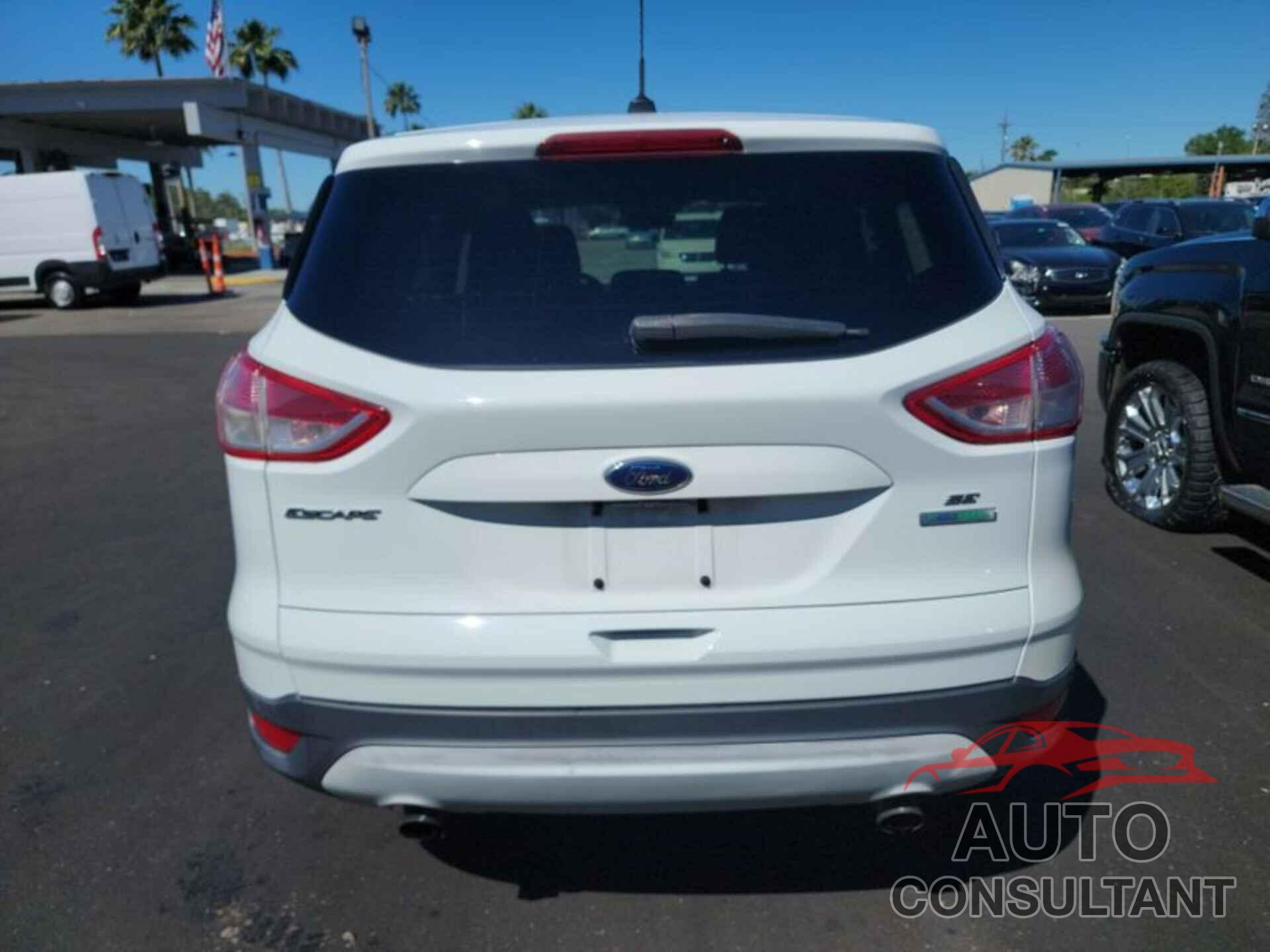 FORD ESCAPE 2016 - 1FMCU0GX9GUC01818