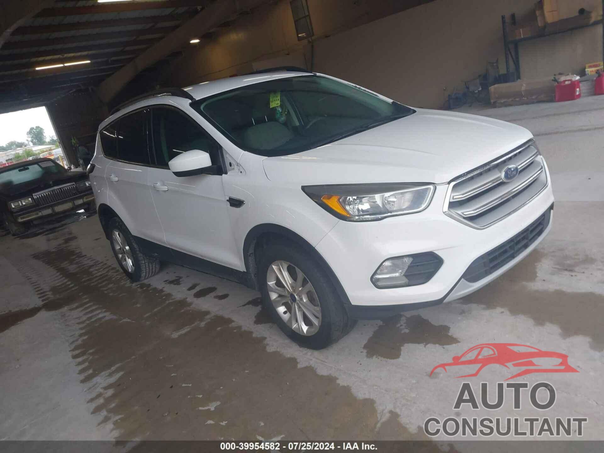 FORD ESCAPE 2018 - 1FMCU0GD5JUA78922