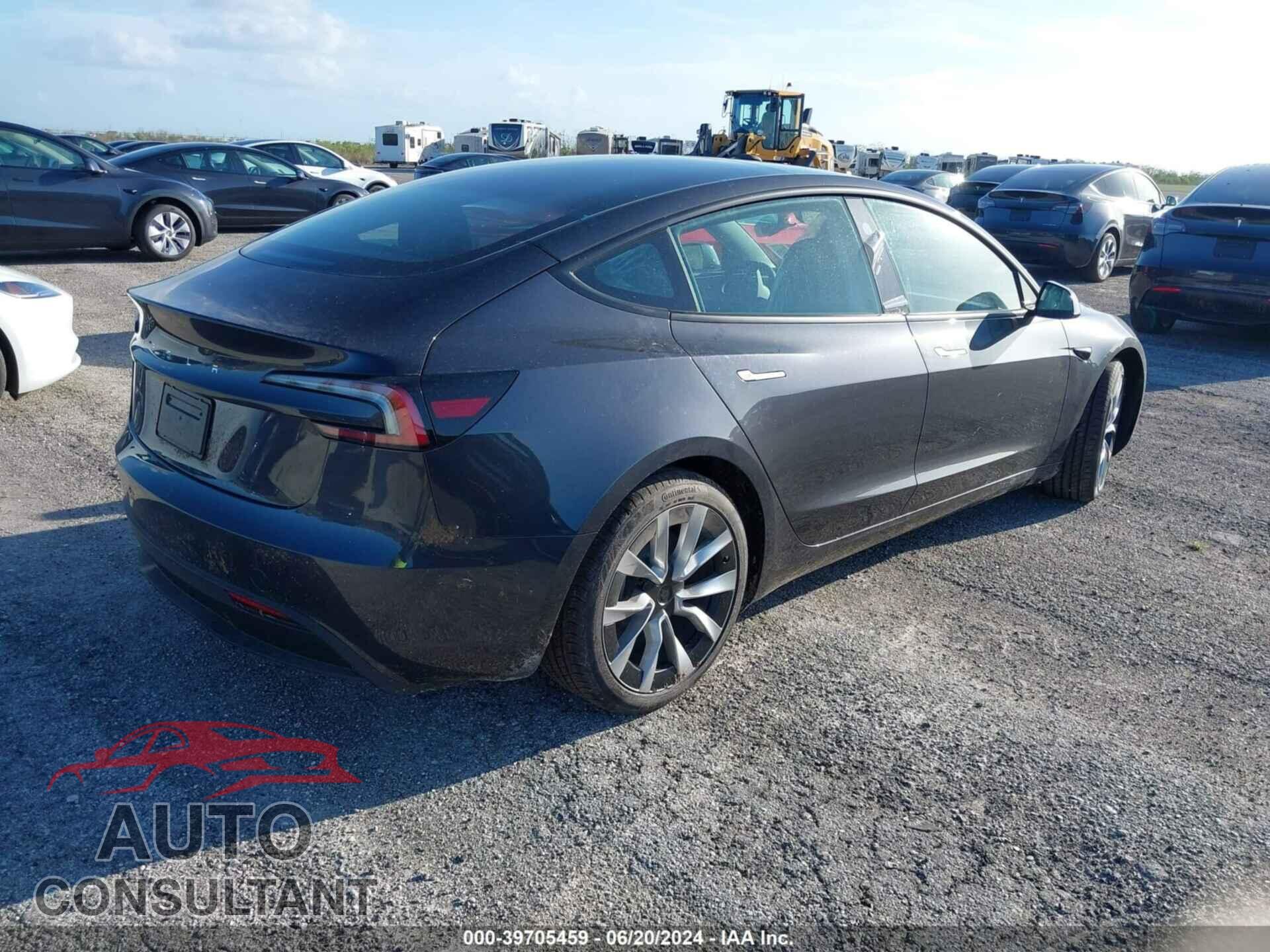 TESLA MODEL 3 2024 - 5YJ3E1EA7RF752668