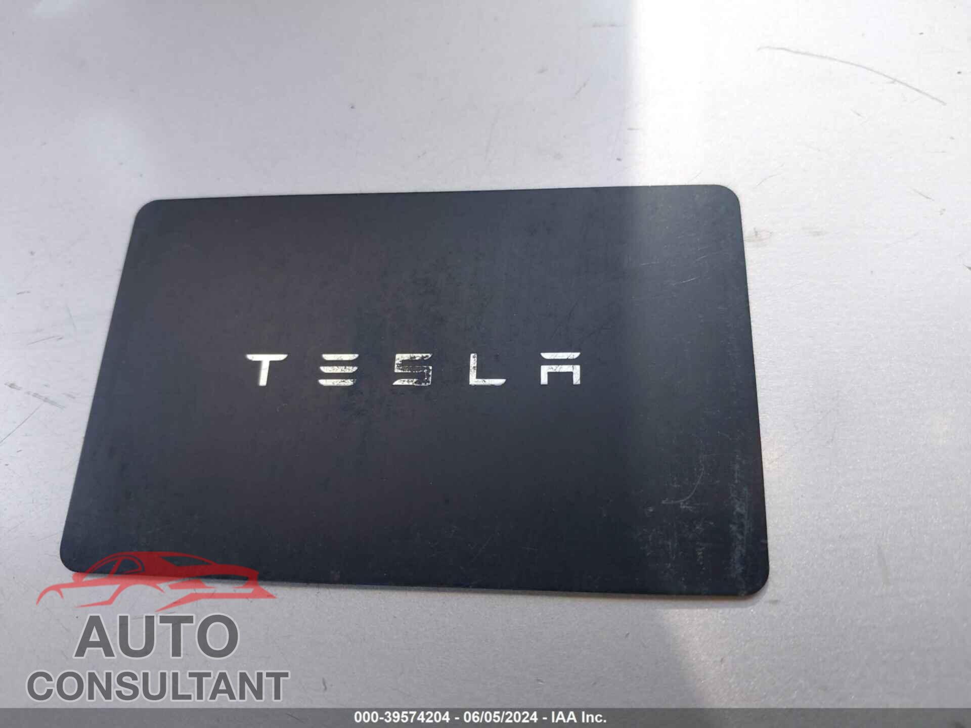 TESLA MODEL 3 2018 - 5YJ3E1EB1JF084301