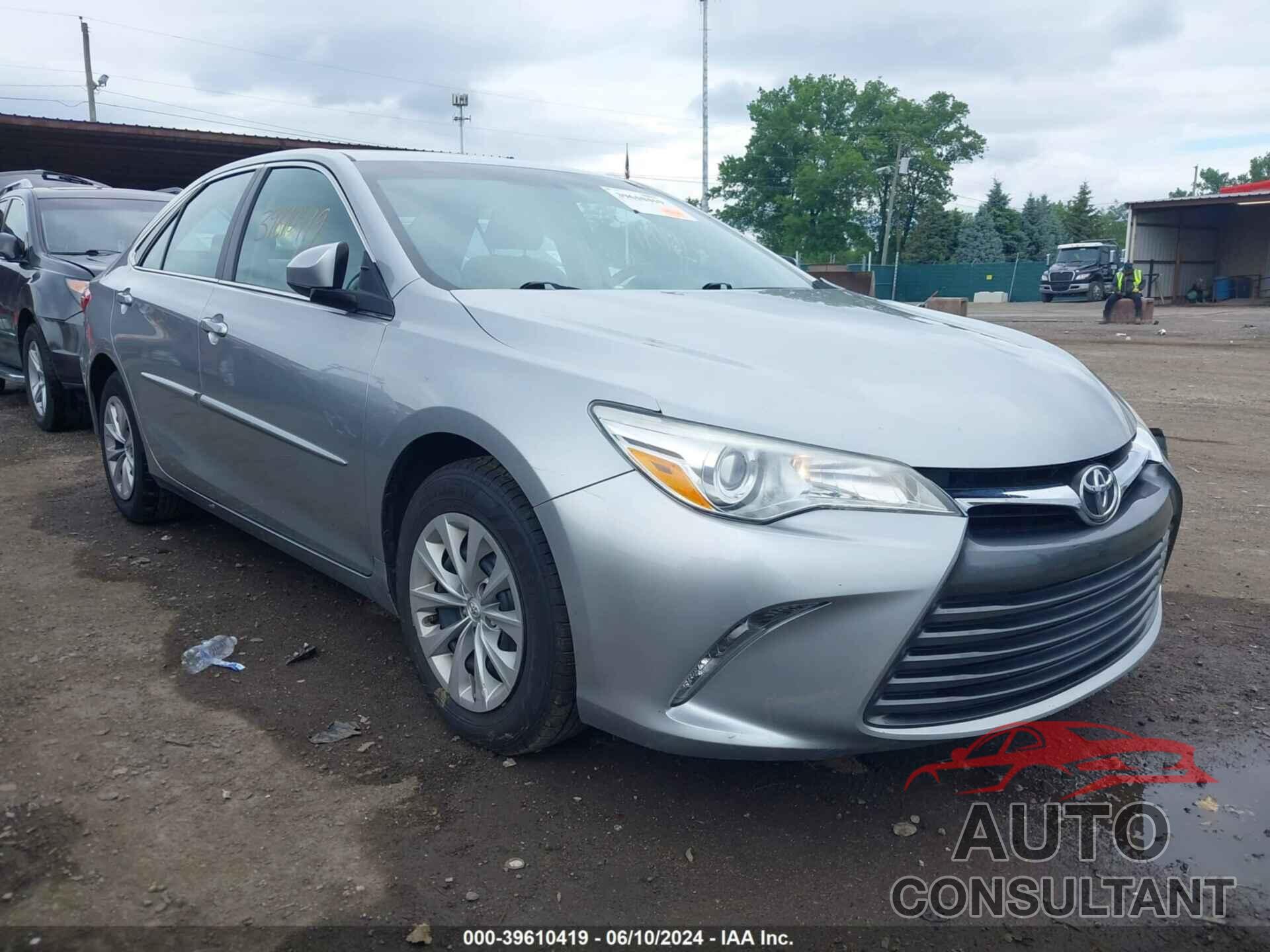 TOYOTA CAMRY 2016 - 4T4BF1FK8GR572122