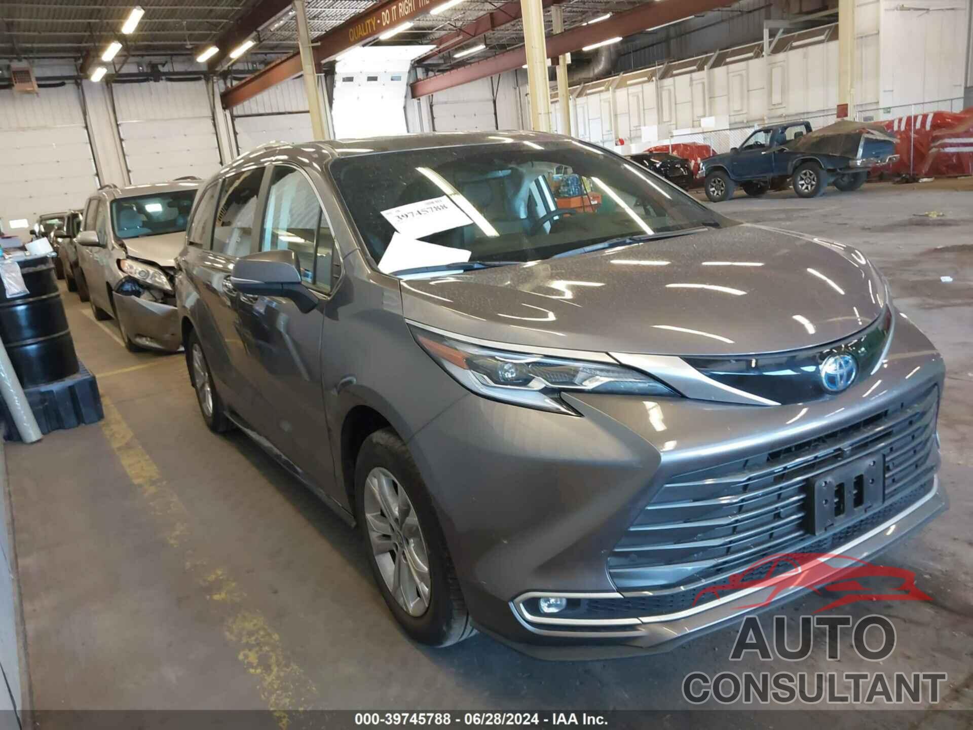 TOYOTA SIENNA 2023 - 5TDESKFC9PS097400