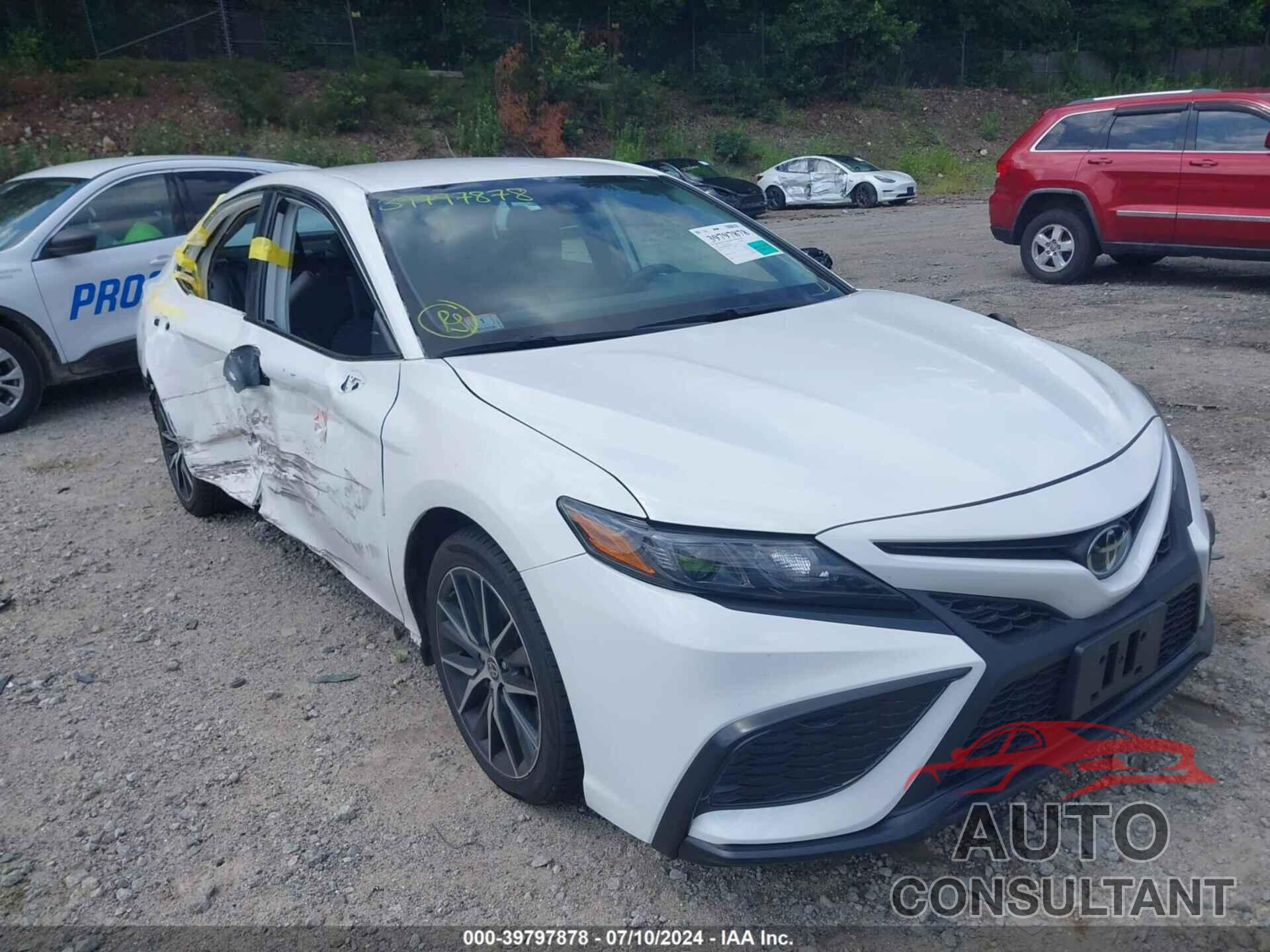 TOYOTA CAMRY 2021 - 4T1G11BK3MU045055