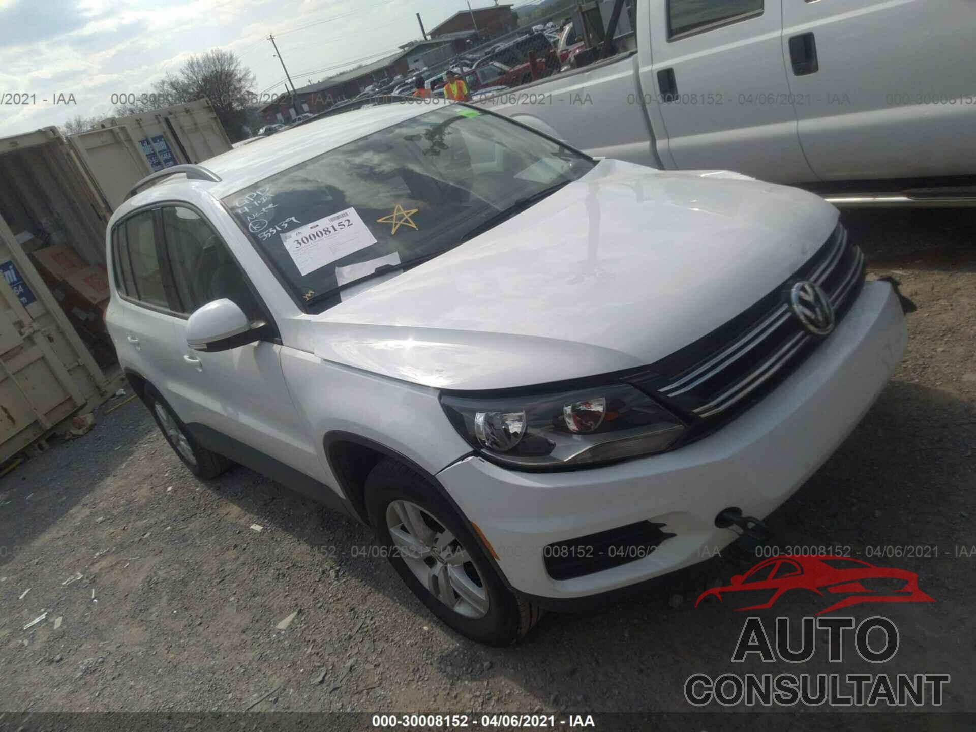 VOLKSWAGEN TIGUAN 2016 - WVGAV7AX3GW553139