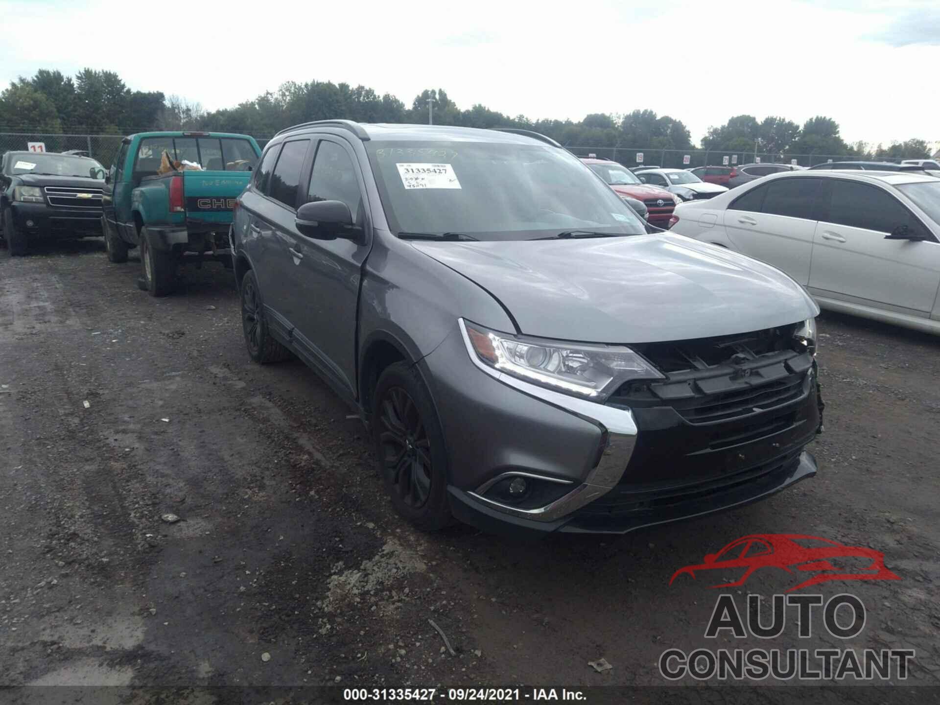 MITSUBISHI OUTLANDER 2018 - JA4AZ3A35JZ020174